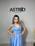 Rochie Kim midi din satin bust căzut și bretele subțiri