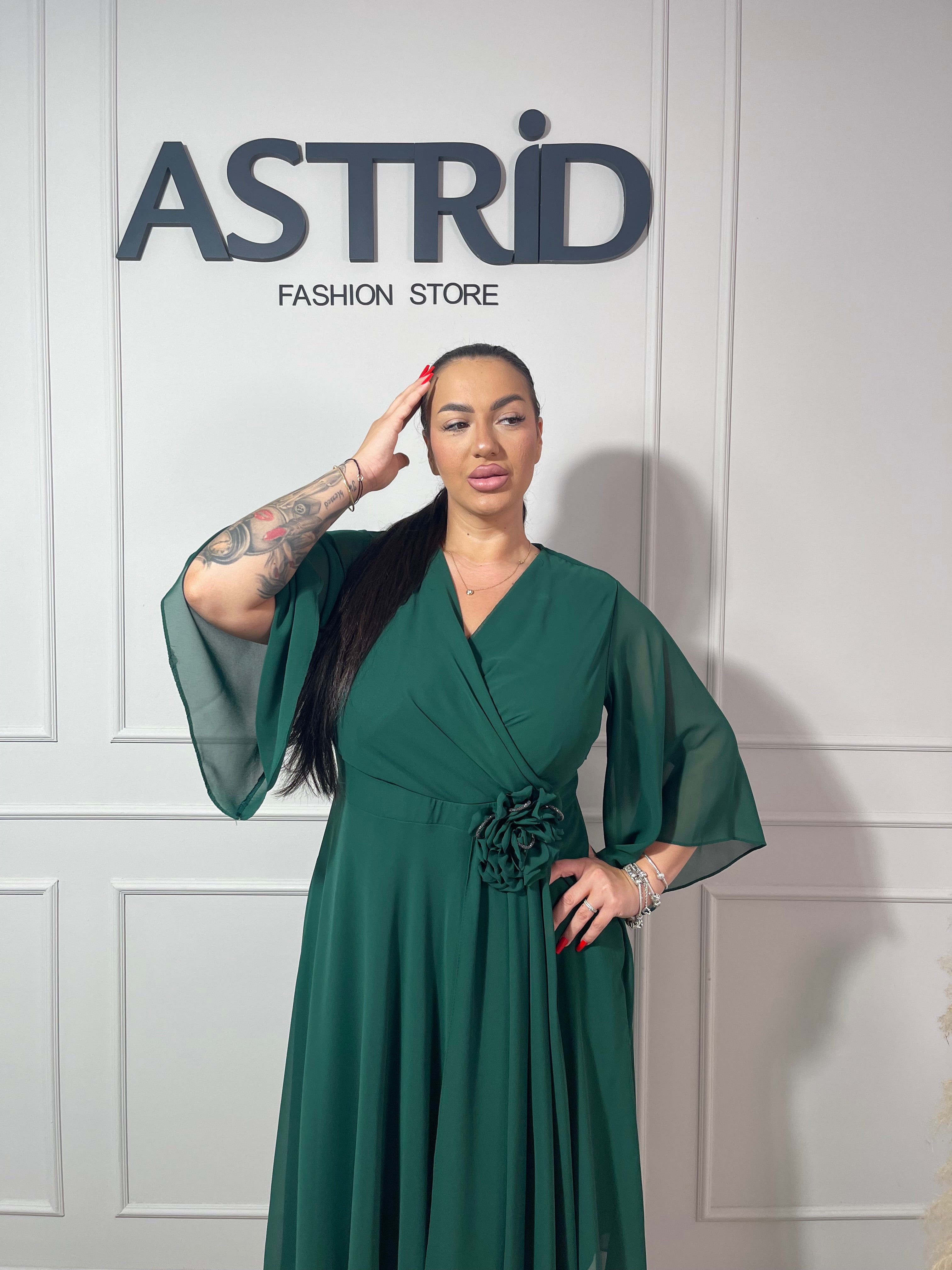 Rochie Taisia midi în cloș din voal și accesoriu floare