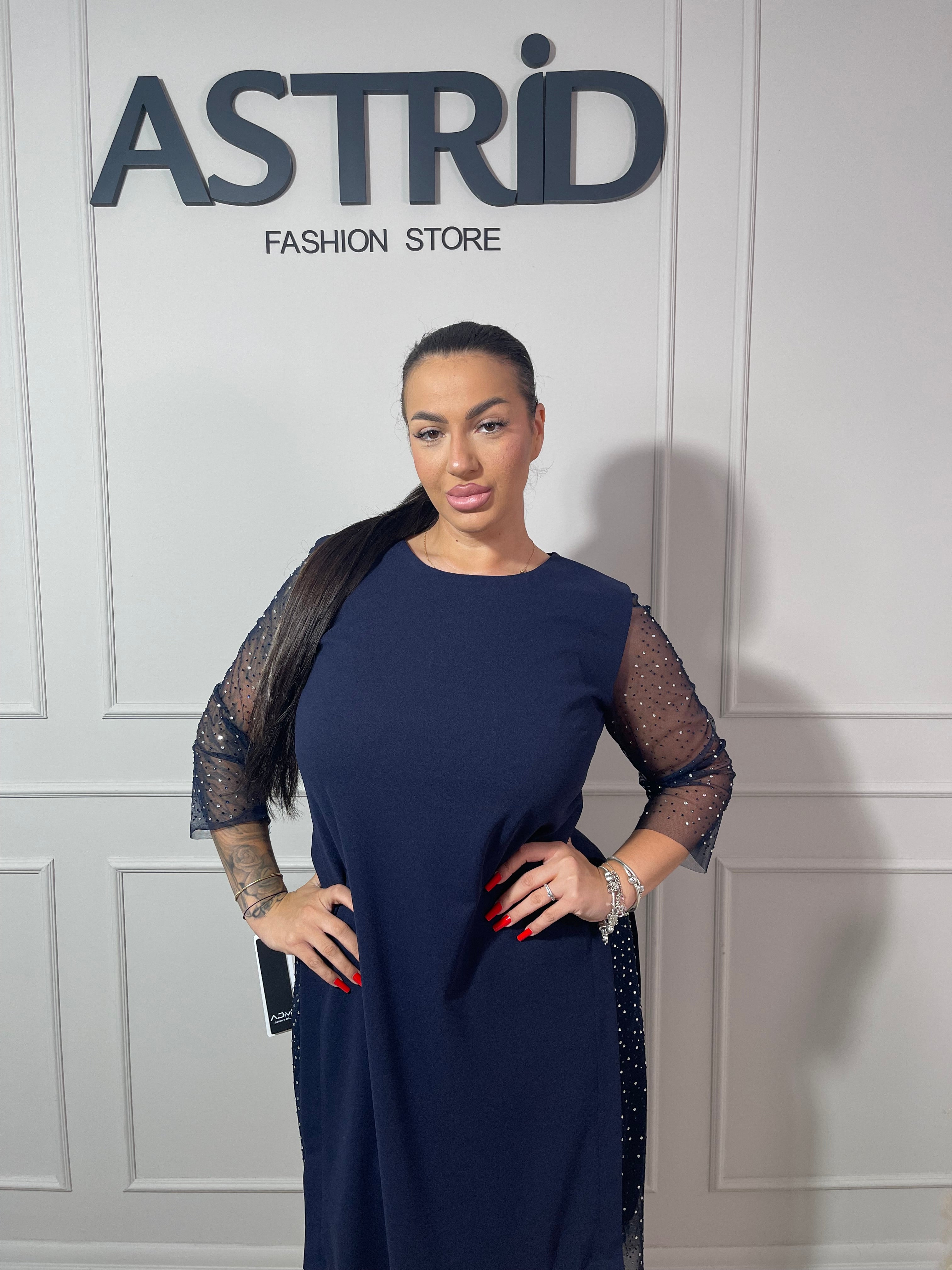 Rochie Sofia midi aplicații pietre pe mâneci și lateral