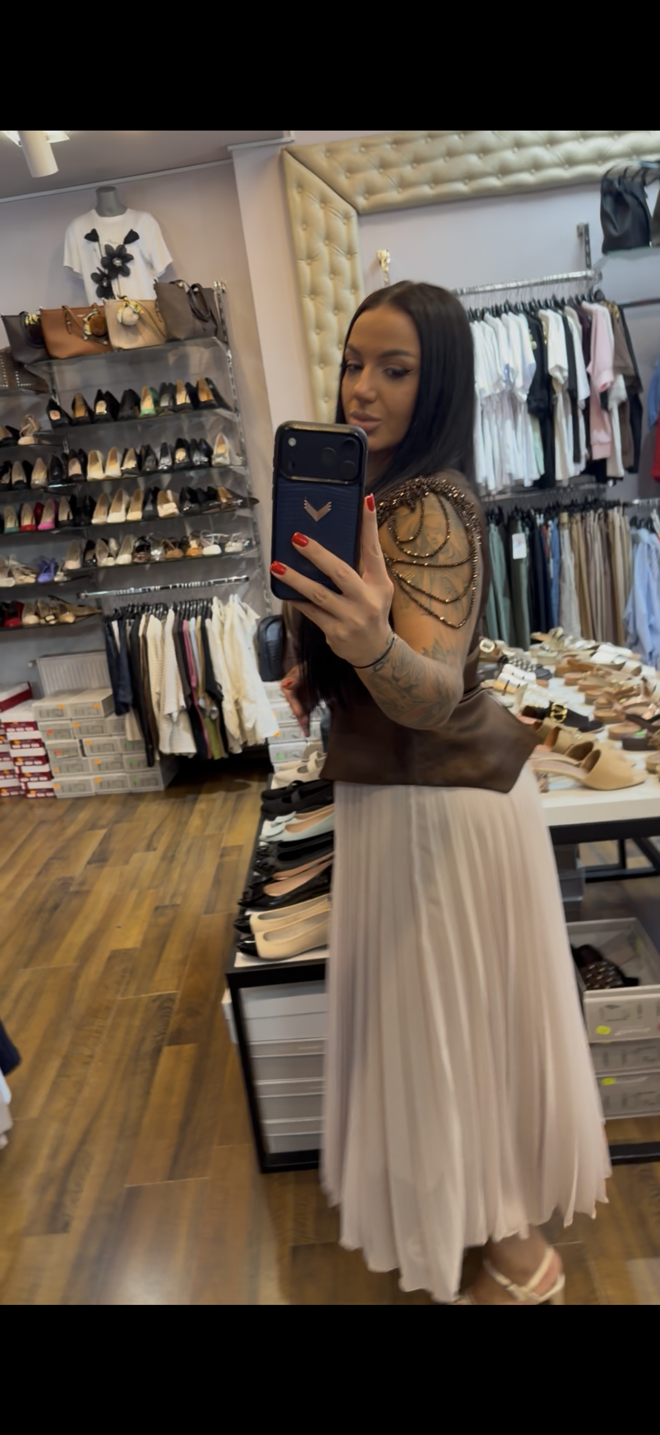 Rochie Brianna midi plisata cu aplicatii margele