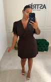Rochie Alara scurta cu aplicații pene la umeri