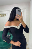 Rochie Nazira scurta cu umerii goi si aplicatii perle