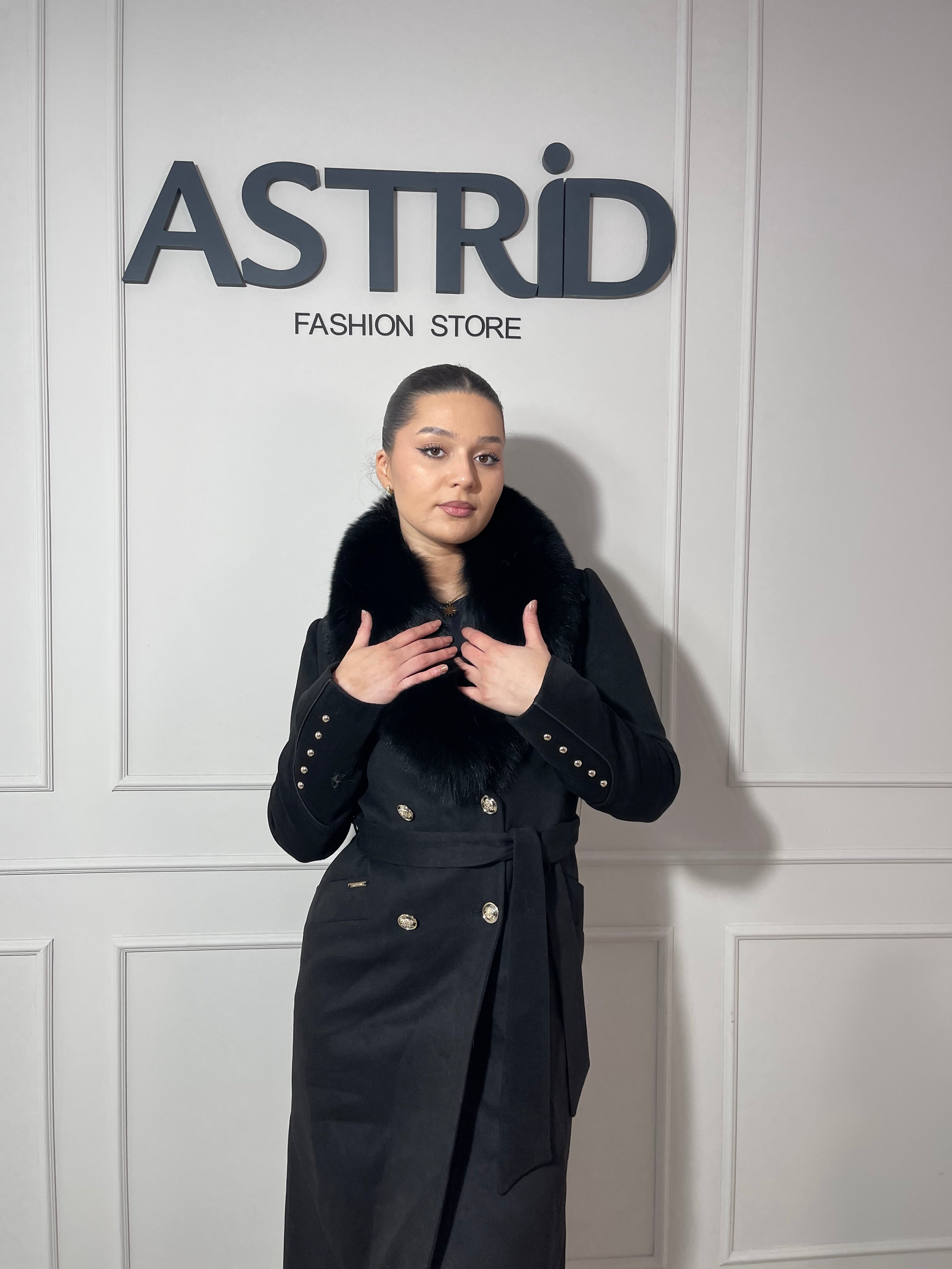 Palton Admena din cașmir blană naturală și nasturi aurii