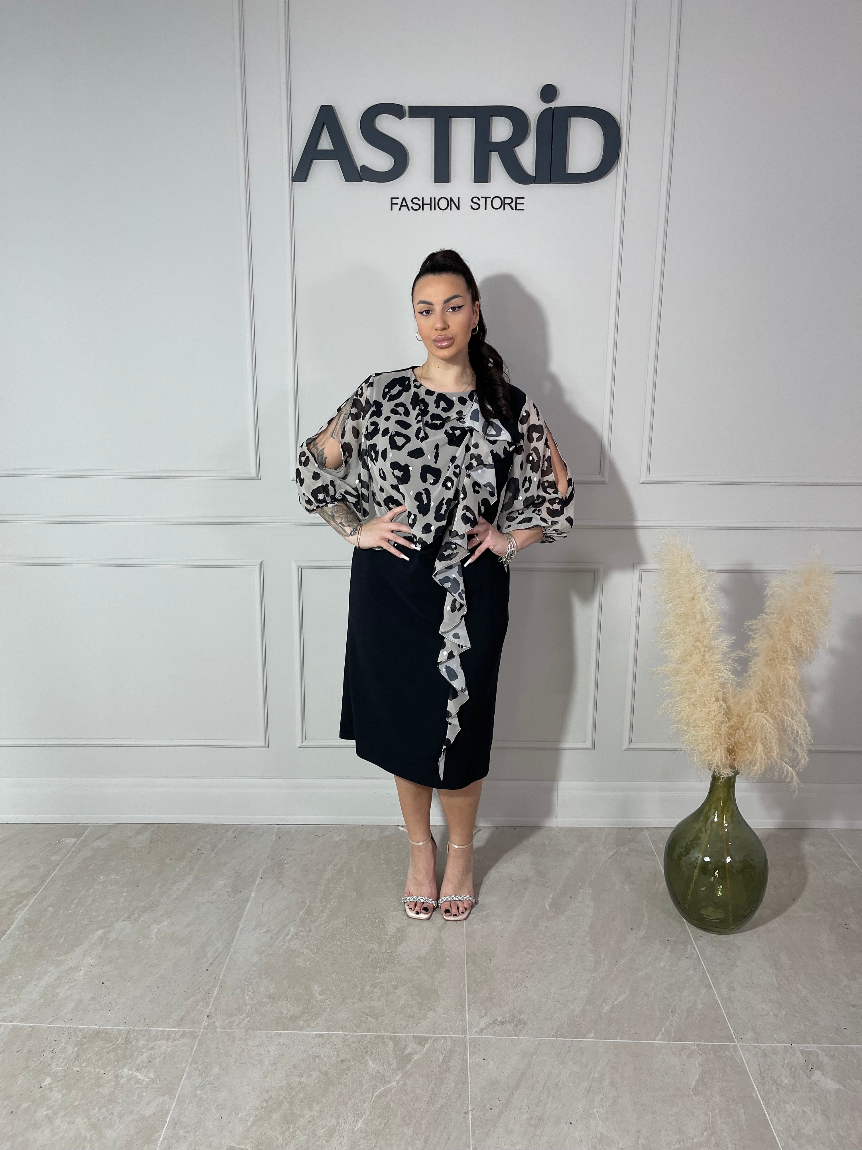 Rochie Xenia cu capa animal print mânecă despicată
