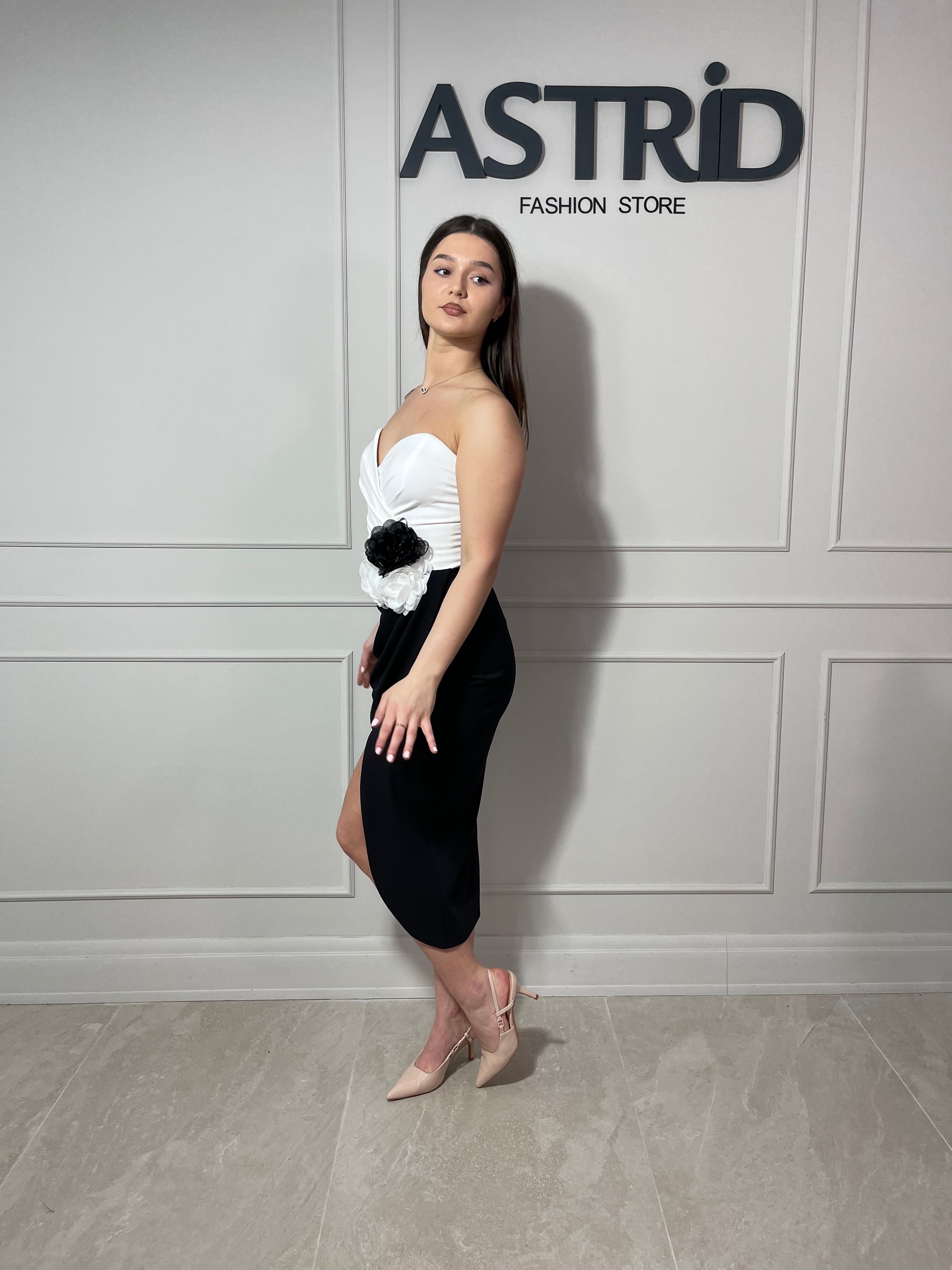 Rochie Anita midi cu falduri și flori in  talie crăpătură pe picior
