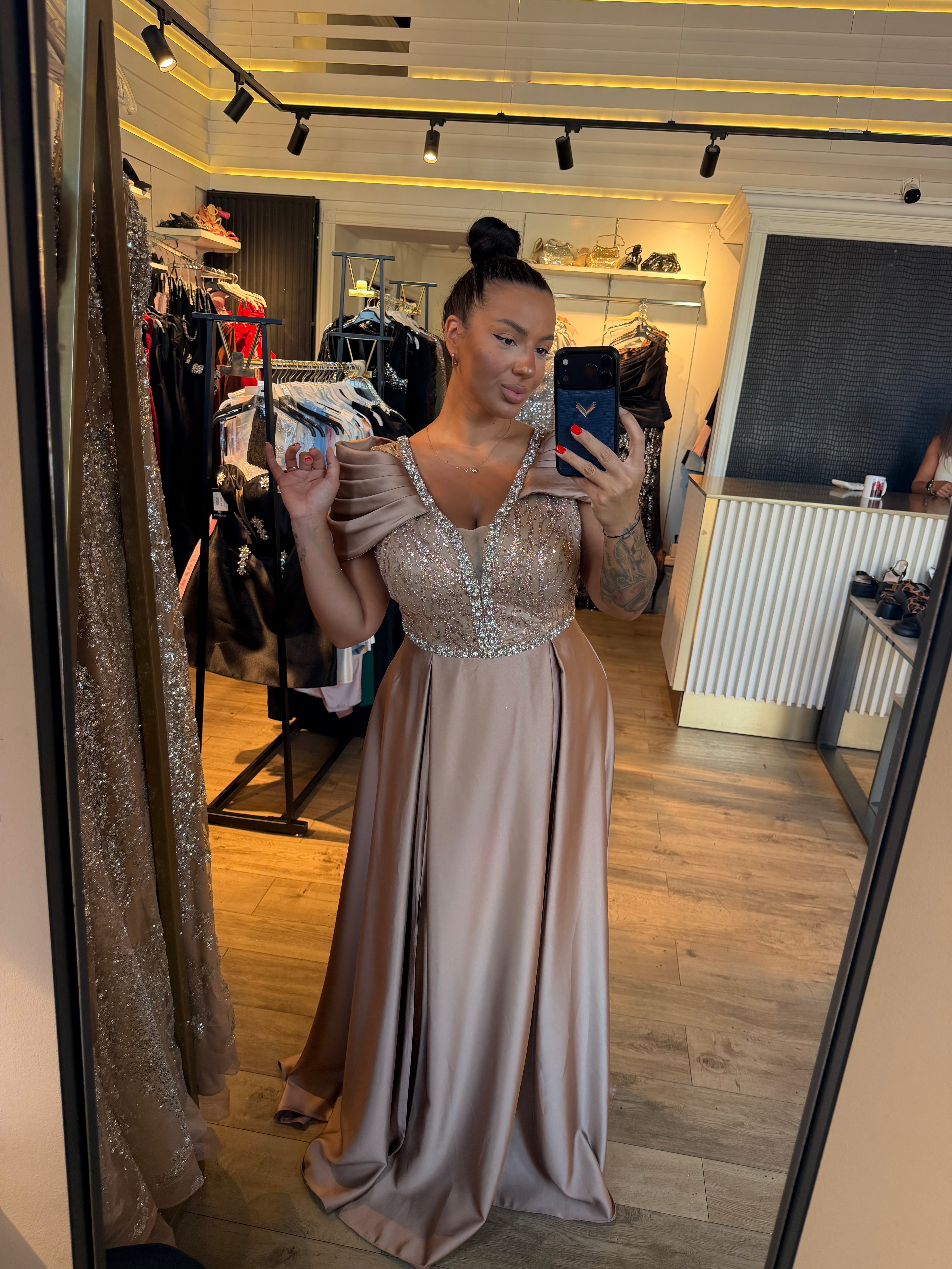 Rochie Glace lunga din tafta satinata cu bust decorat si pietre si paiete