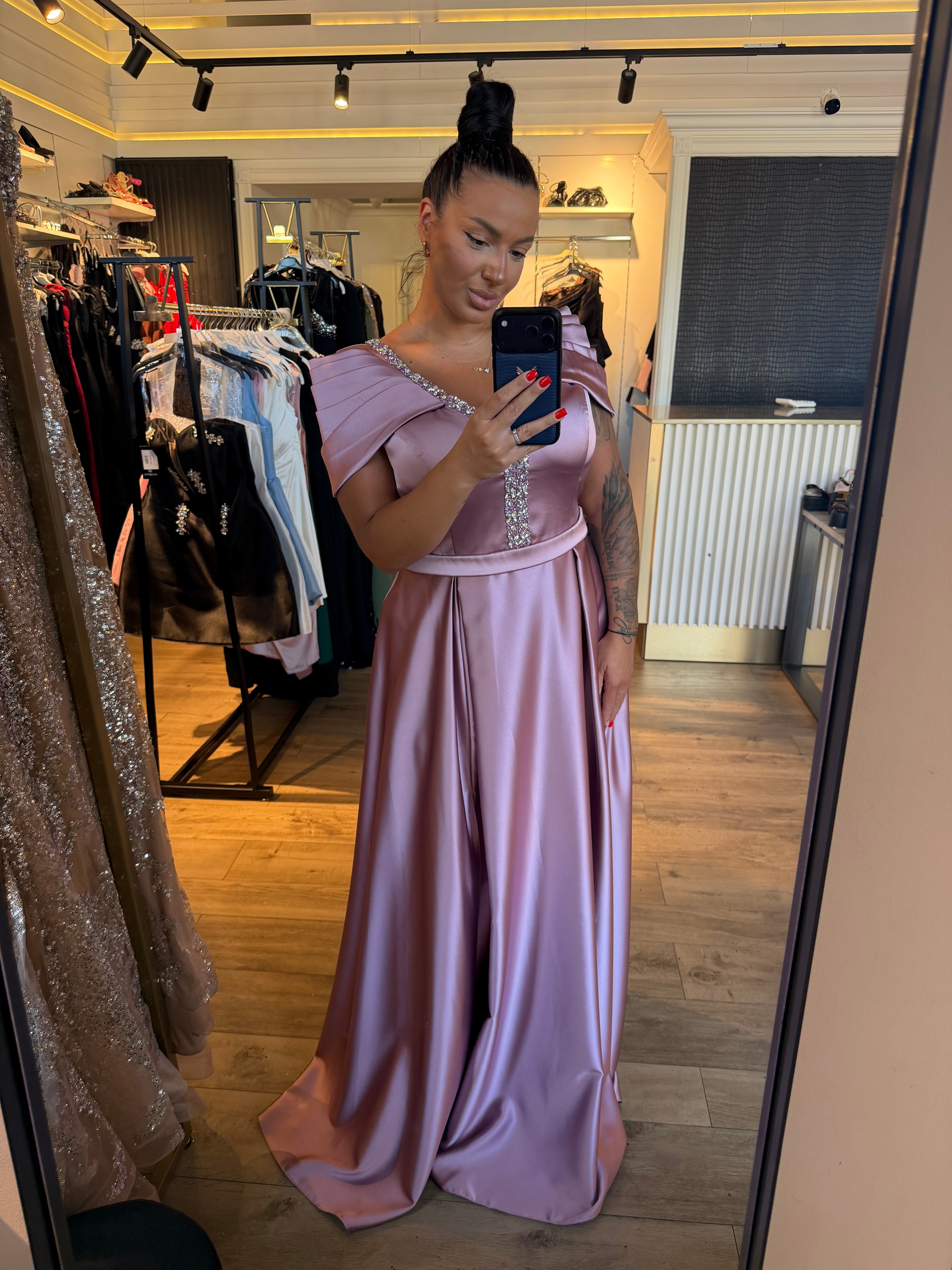 Rochie Malaga lunga din tafta satinata cu umeri tip barcuta