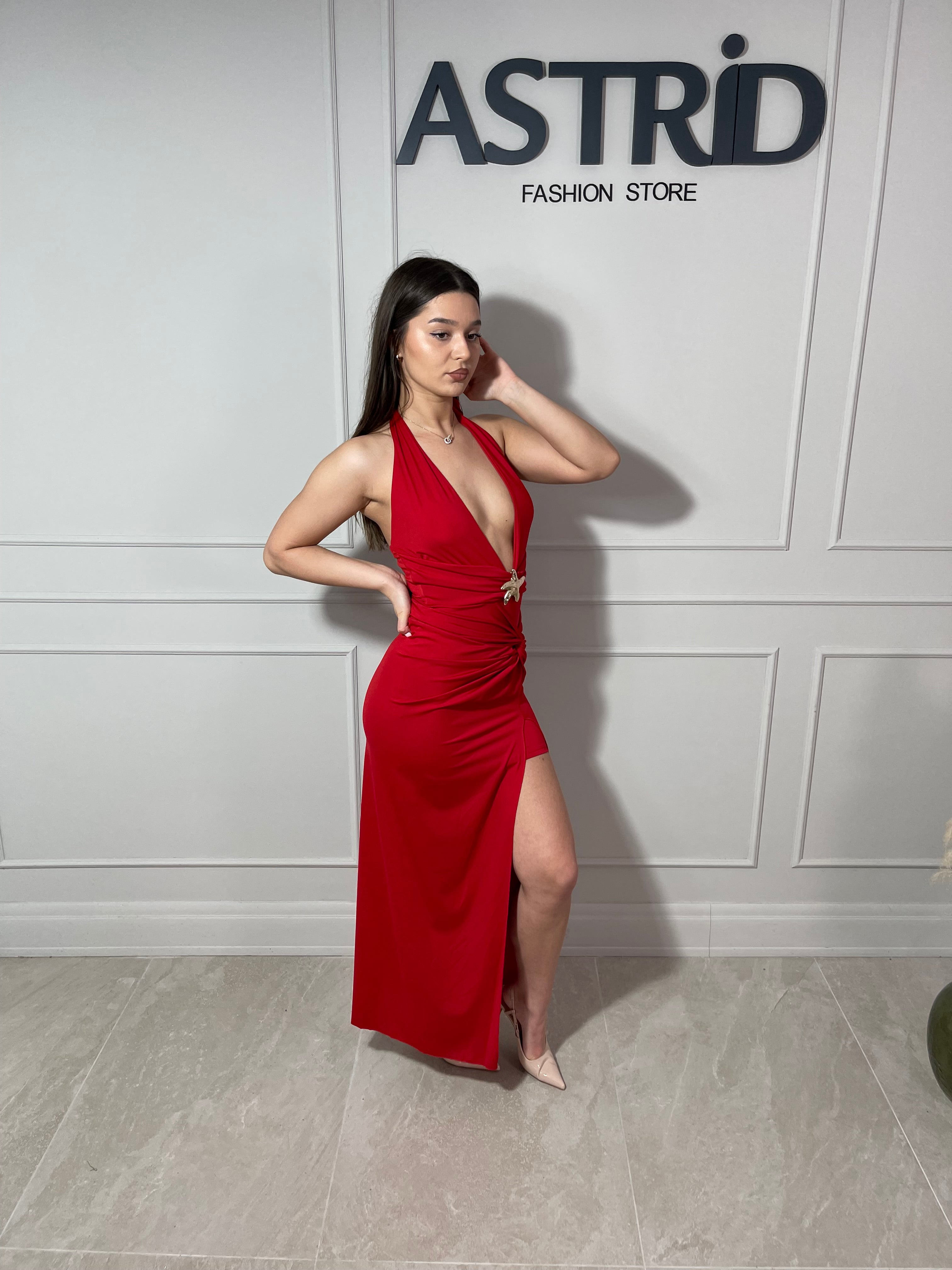 Rochie Amma lungă cu spatele gol accesoriu stea și crăpătură pe picior