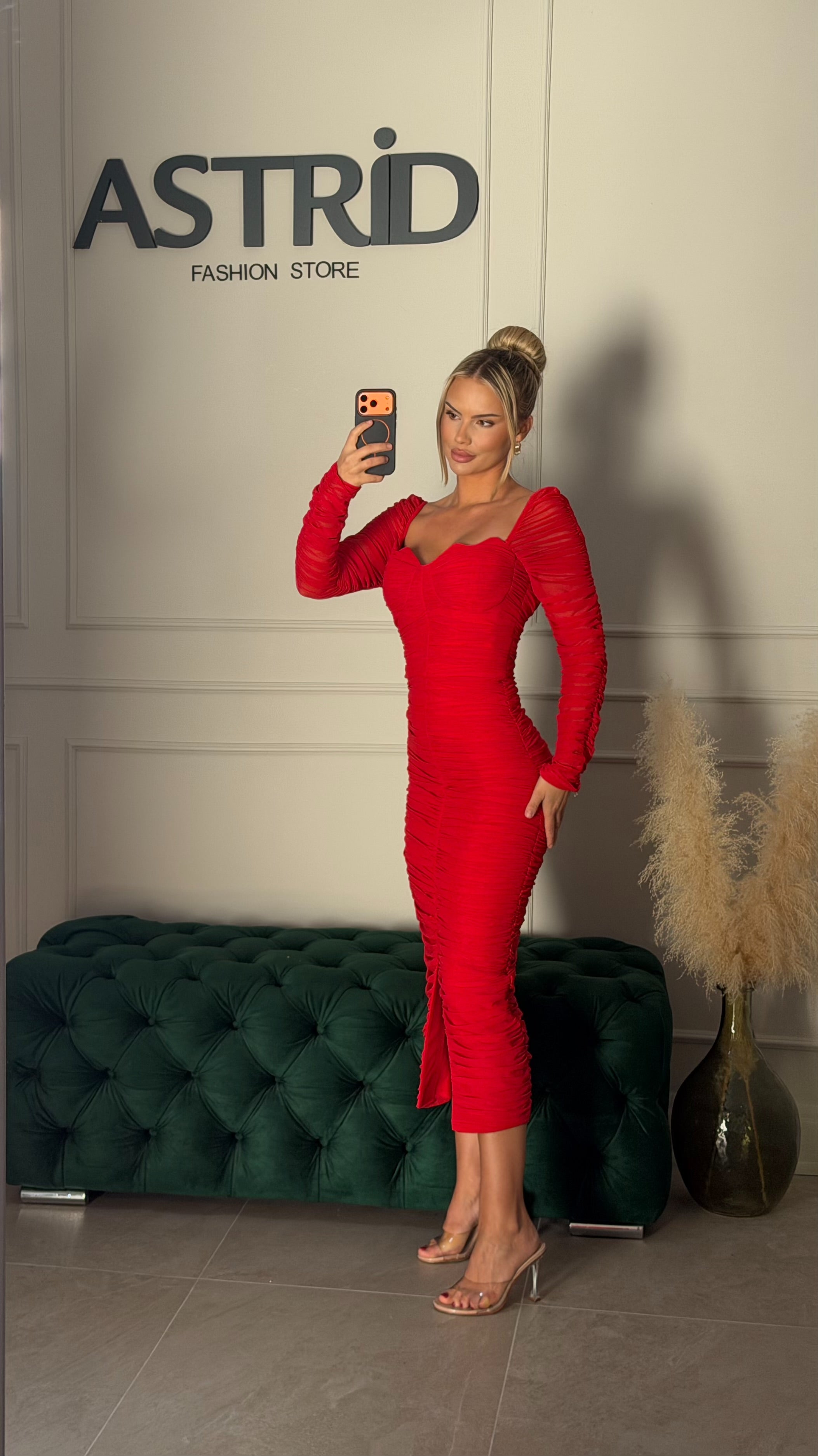 Rochie Afet midi drapata cu crapatura pe mijloc cu cupe si maneca lunga