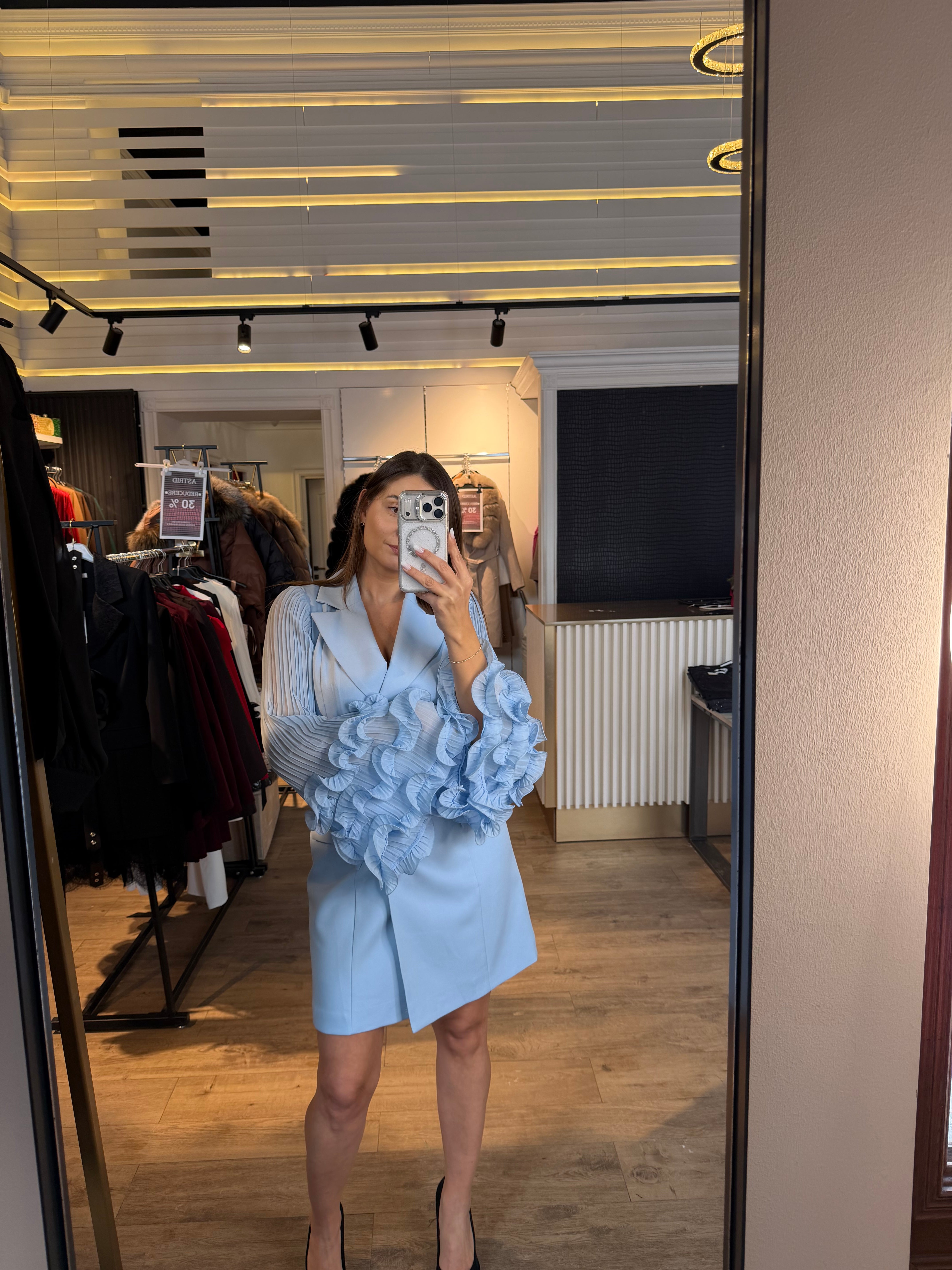 Rochie Pelly stil sacou cu maneci plisata si evazate