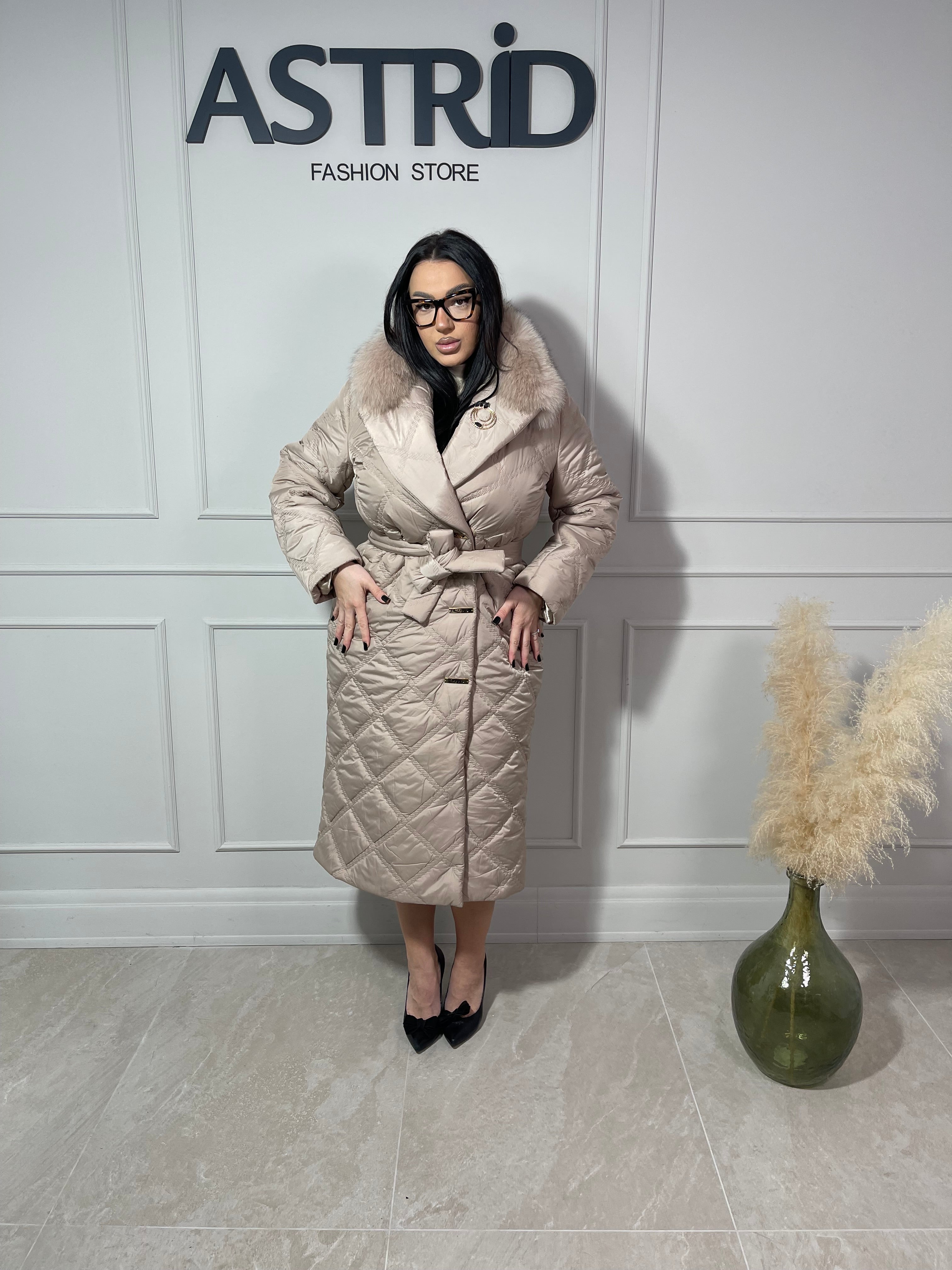 Geaca Freya lungă cu balana la guler și cordon în talie