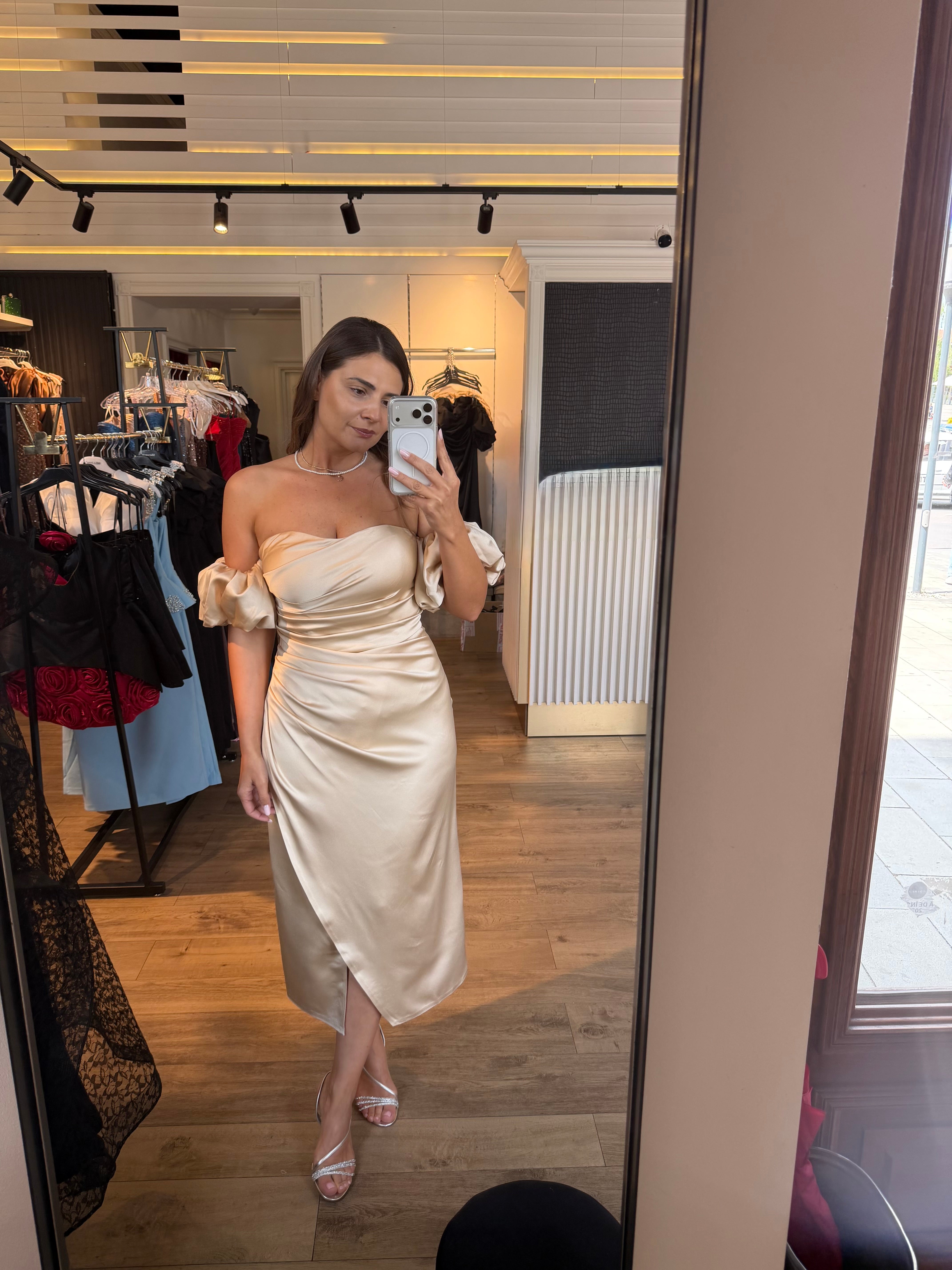 Rochie Amira midi din satin cu falduri in talie si mâneci bufante detașabile
