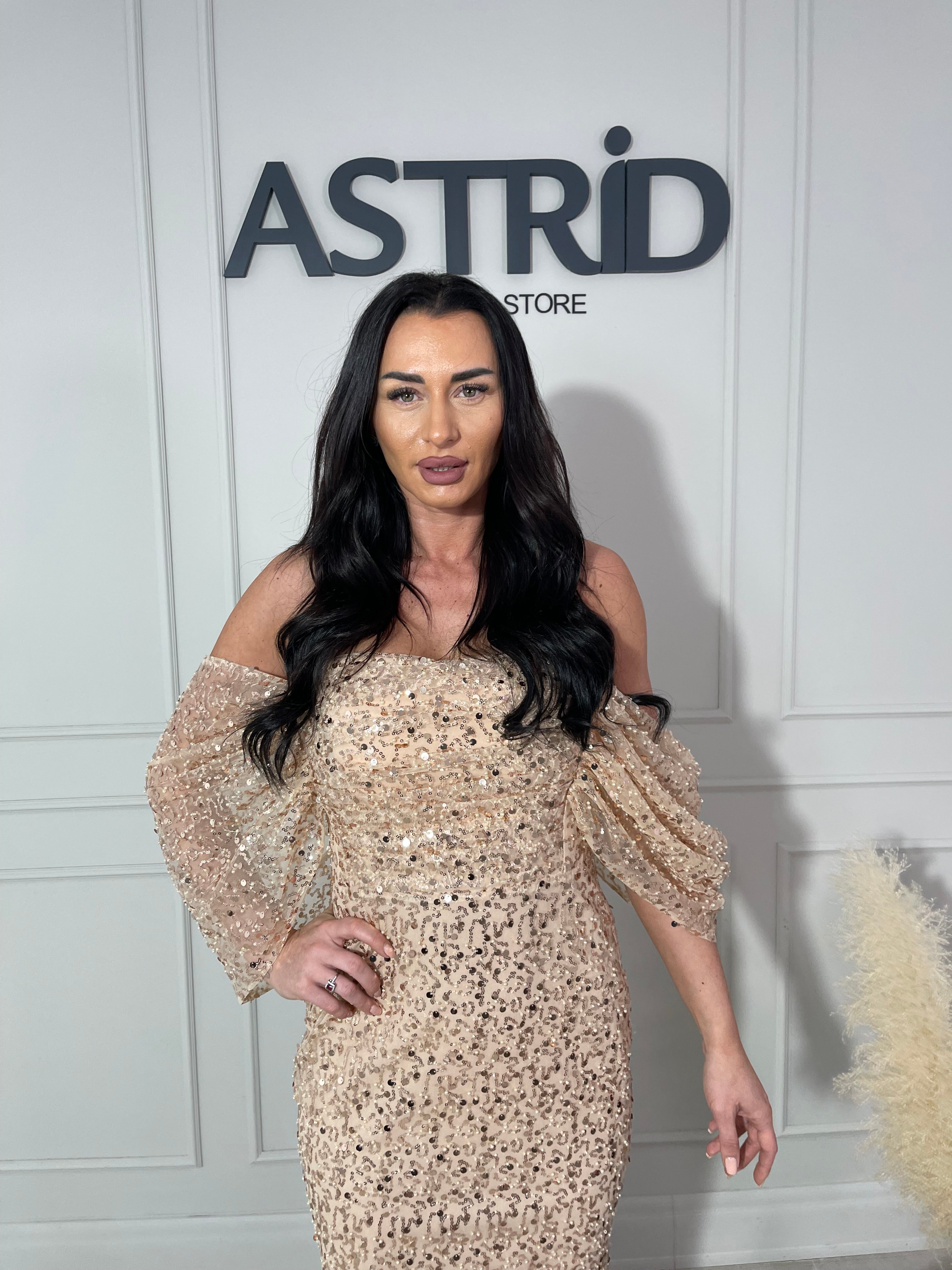 Rochie Opal midi din paiete cu mânecă căzută