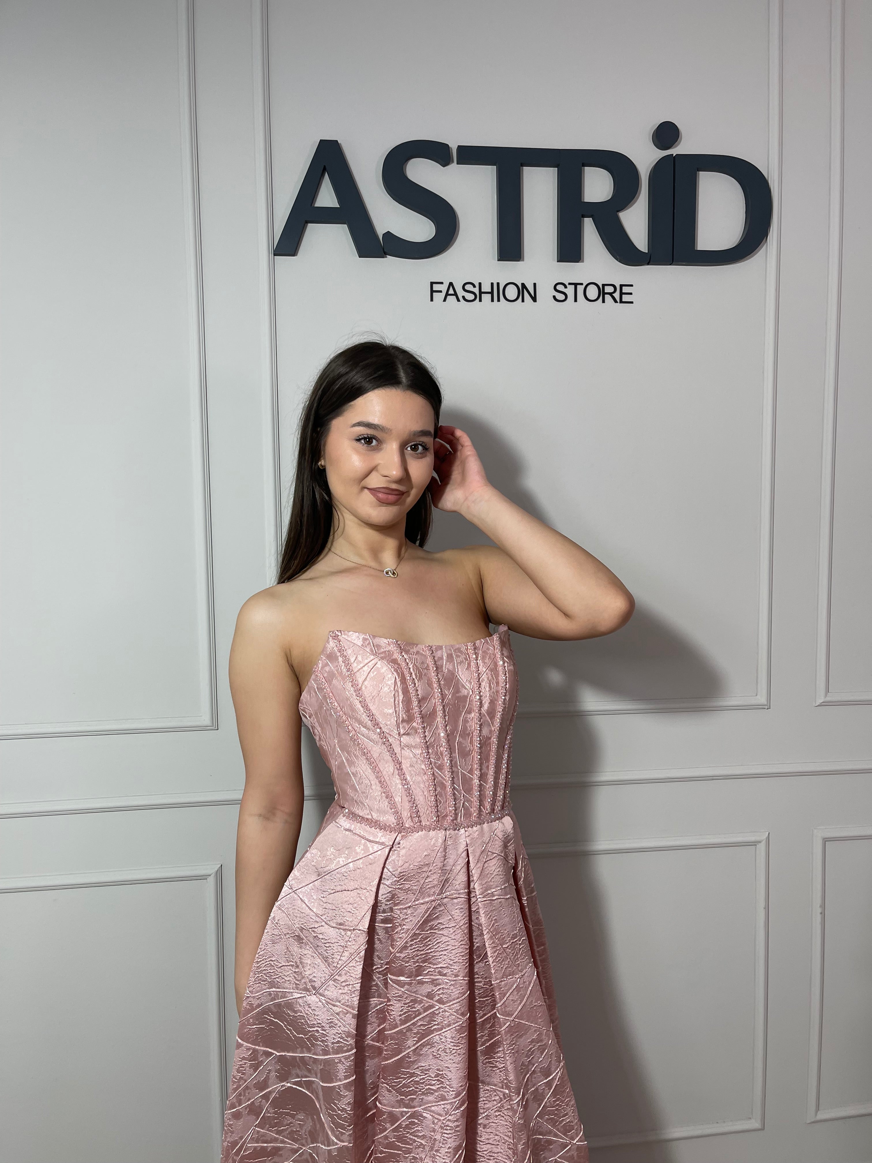 Rochie Leila lungă tip corset aplicații pietre la bust și crăpătură pe picior
