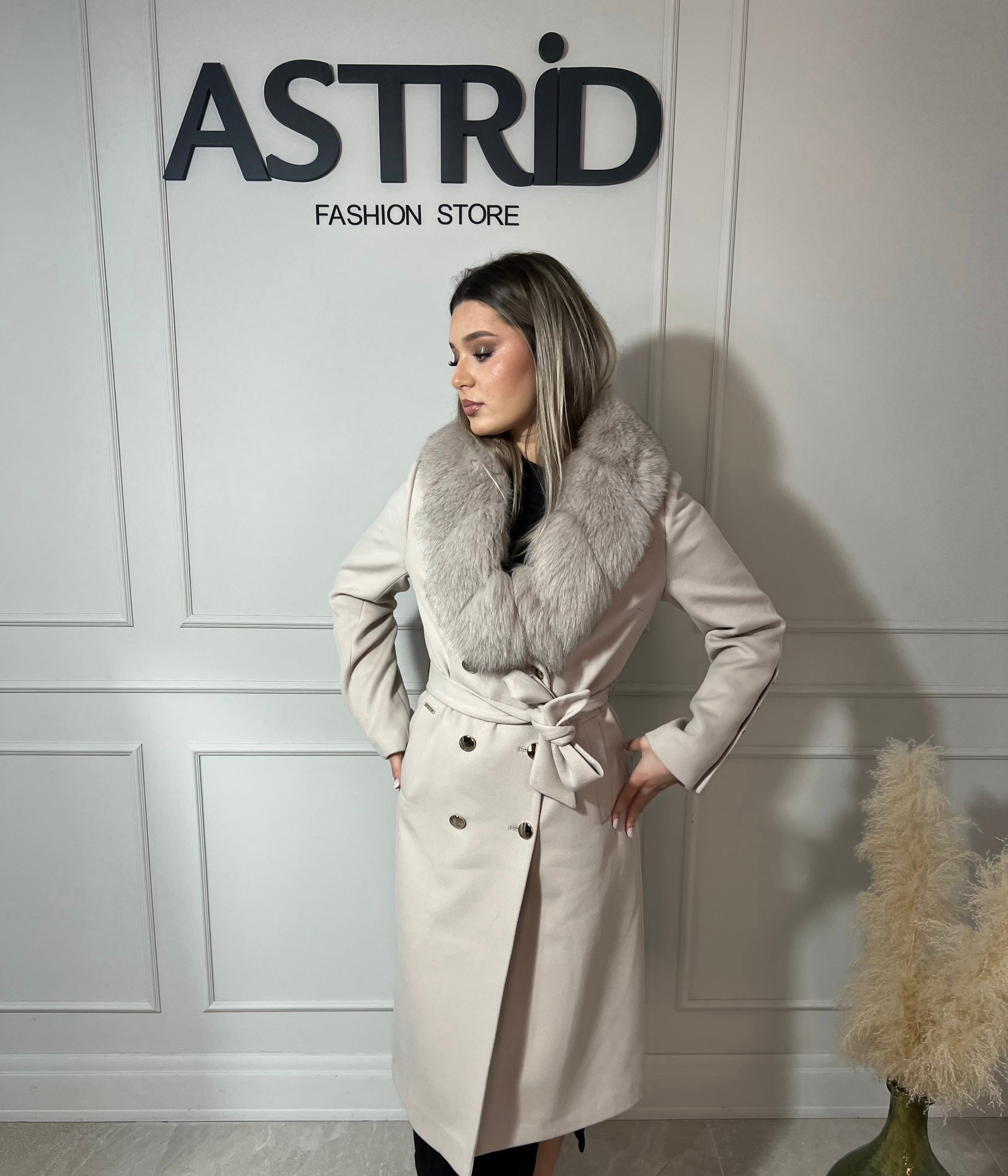 Palton Diandra lung din cașmir cu nasturi aurii și blană naturală