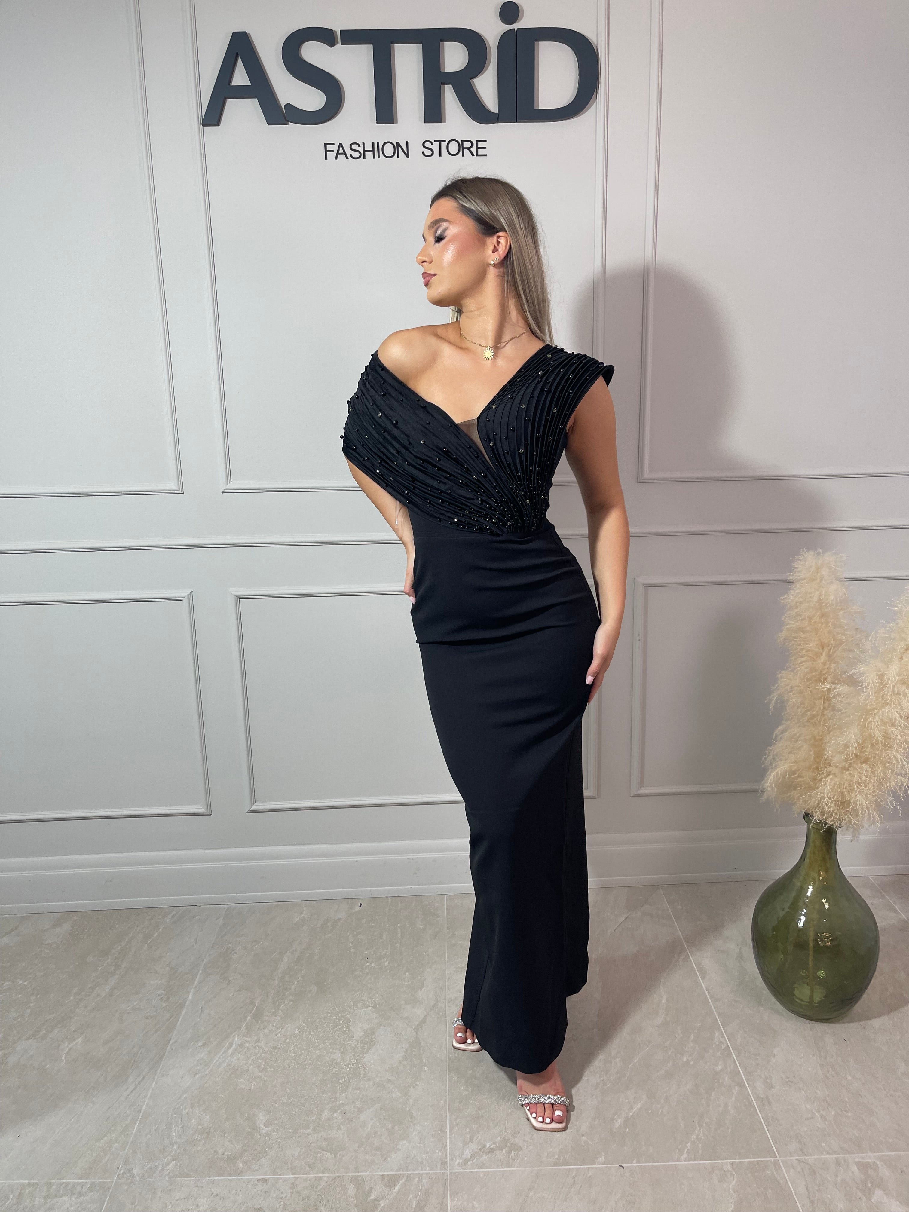 Rochie Anabela lungă umeri 3D și aplicații perle