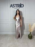 Rochie Devon lungă din licra pe corp crăpătură pe picior și corset la spate