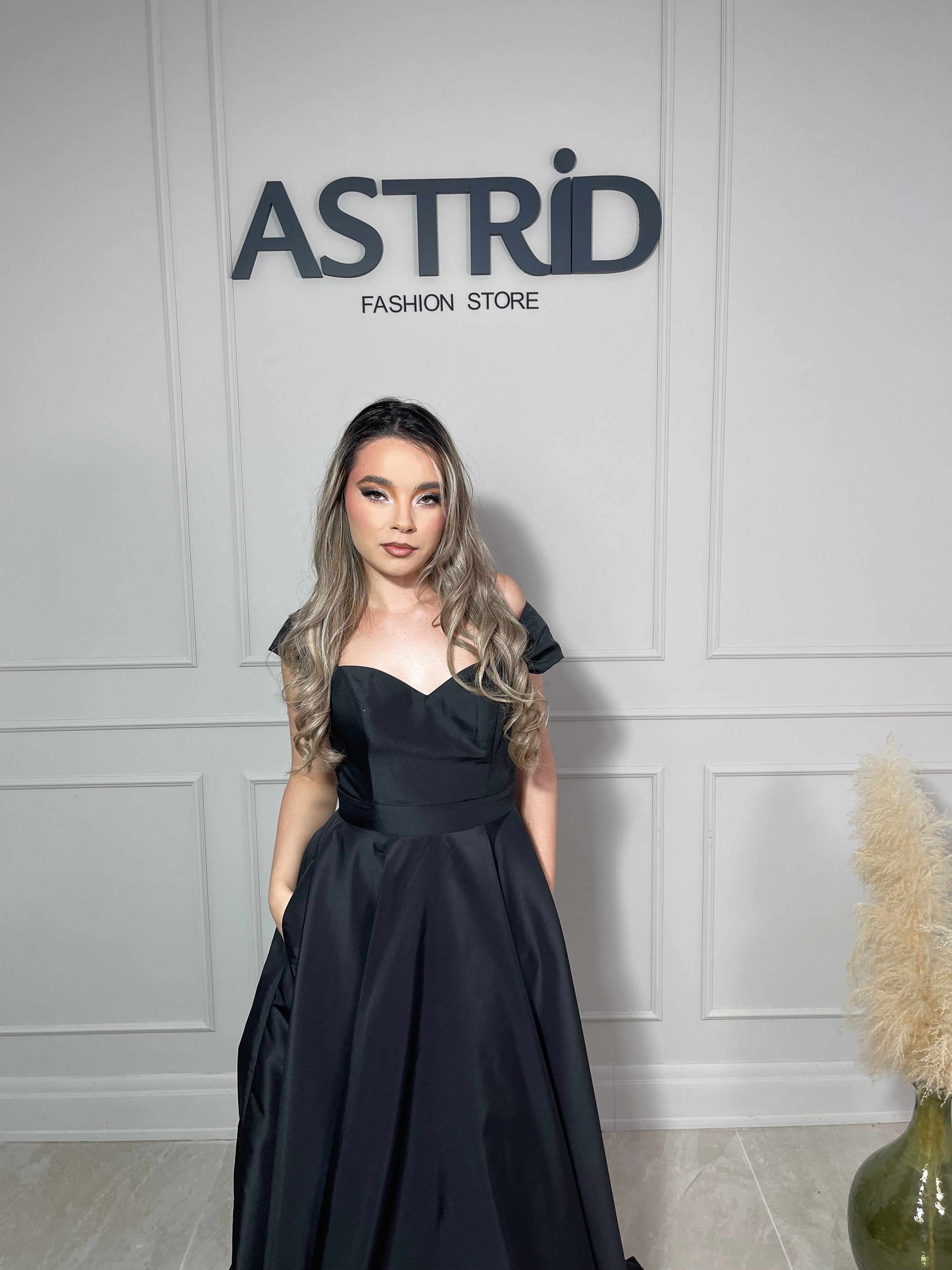 Rochie Perla lungă din sifon decolteu tip bărcuță și buzunare