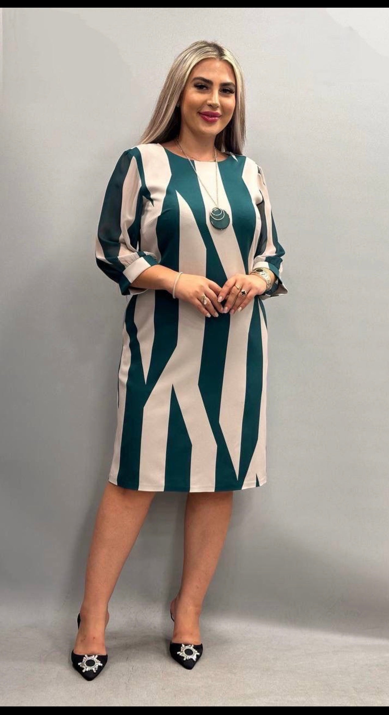 Rochie Elena midi cu dungi și mânecă din voal