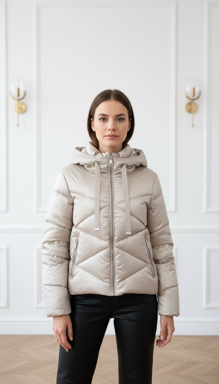 Geaca Dalinda scurtă din fâș cu glugă și buzunare