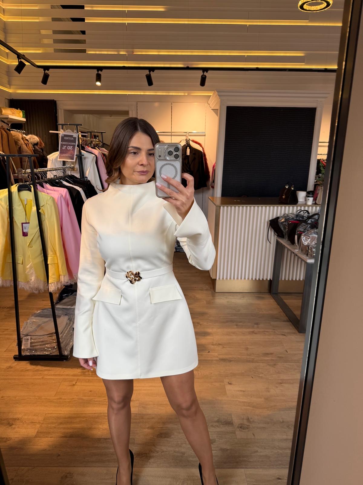 Rochie Noir scurtă mânecă clopot și curea în talie