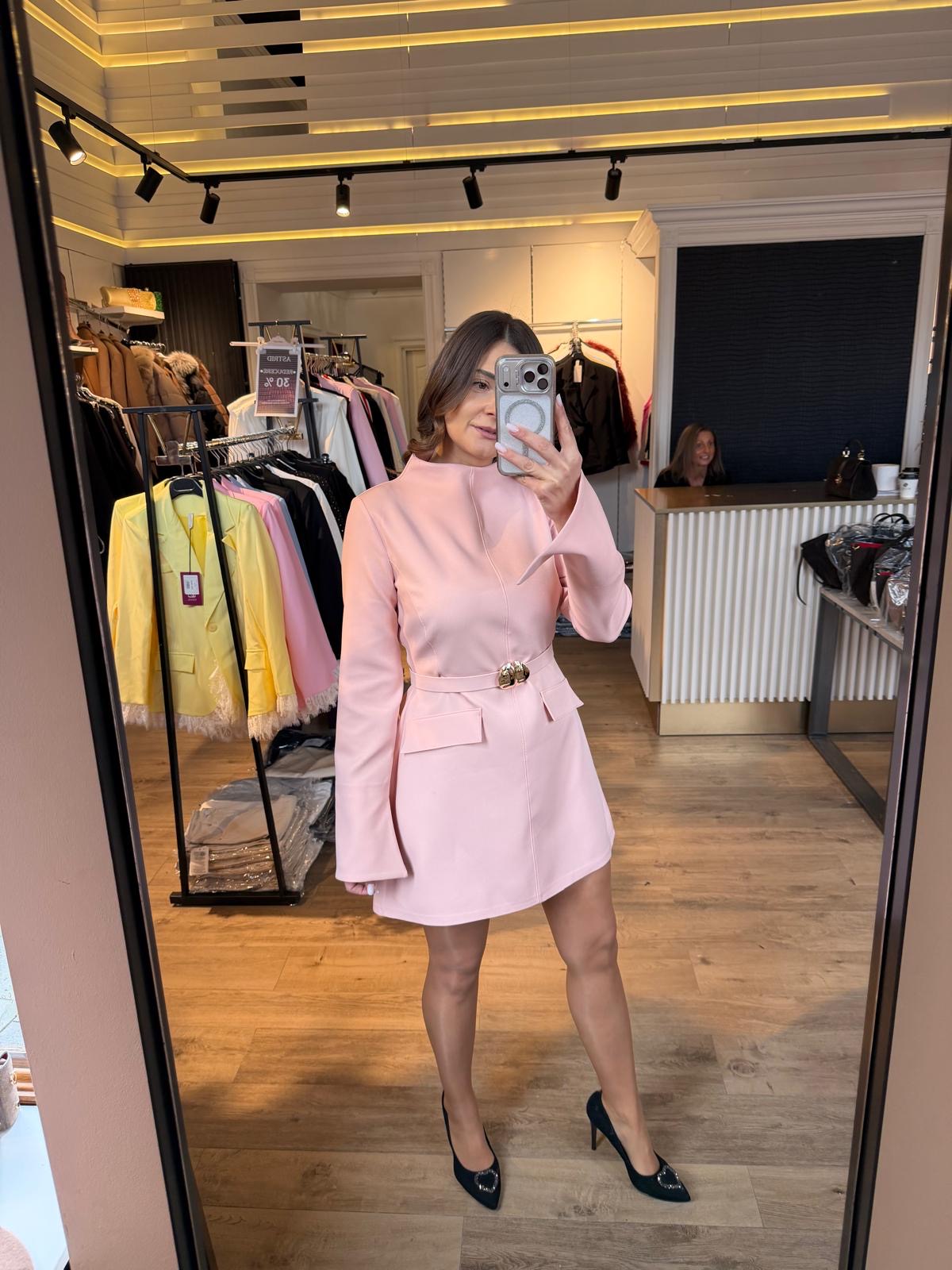 Rochie Noir scurtă mânecă clopot și curea în talie