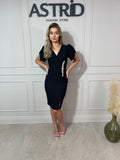 Rochie Anabela midi neagră mânecă scurtă și accesoriu pietre talie