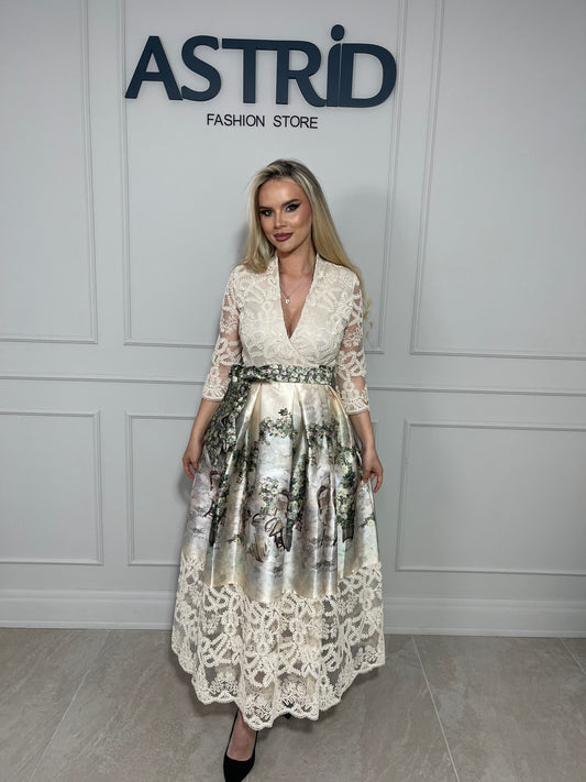 Rochie Mira midi elegantă, cu imprimeu tip dantelă și croiala feminină, ce evidențiază silueta.