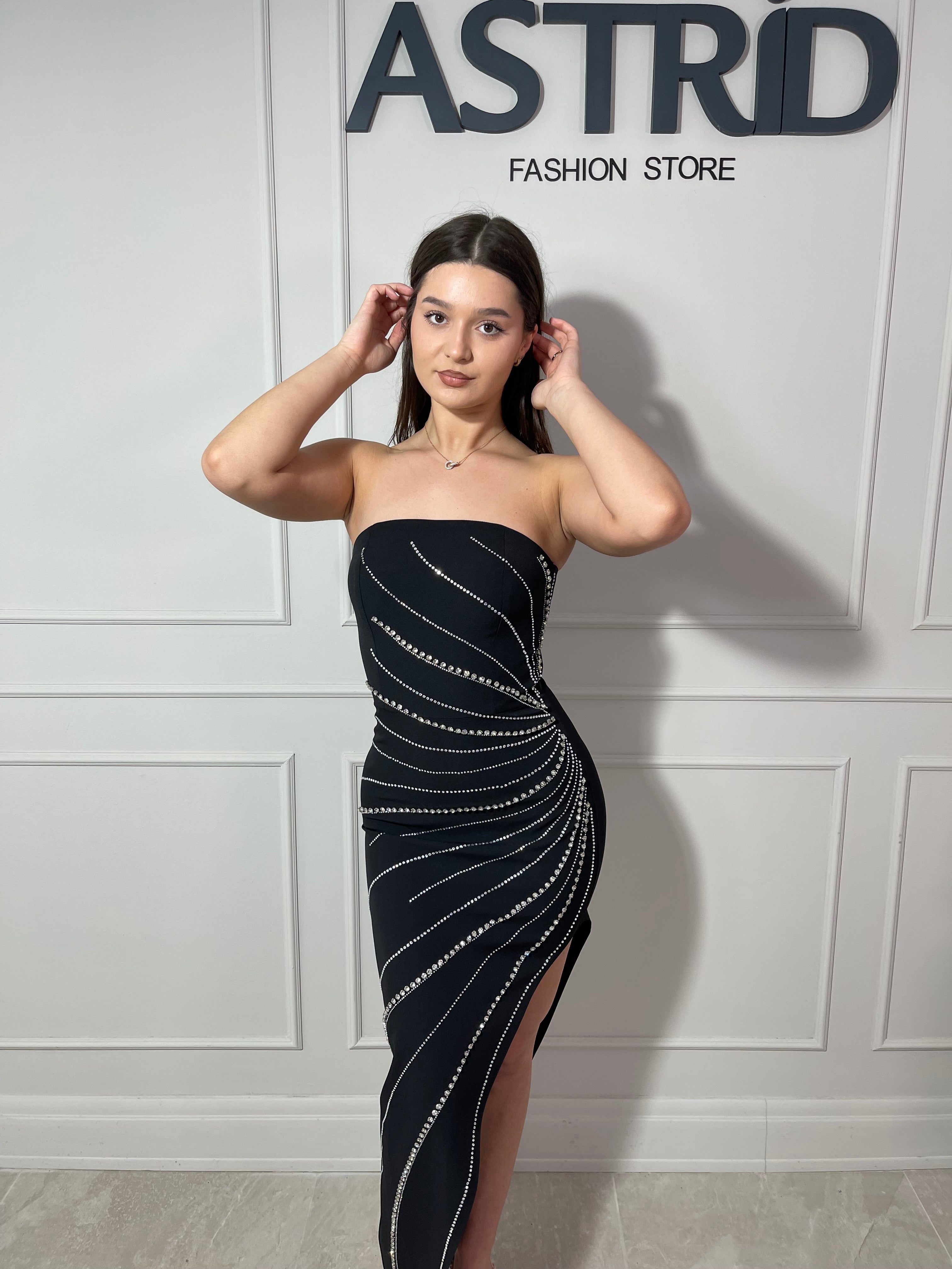 Rochie Cleo midi cu crăpătură laterală și aplicații pietre