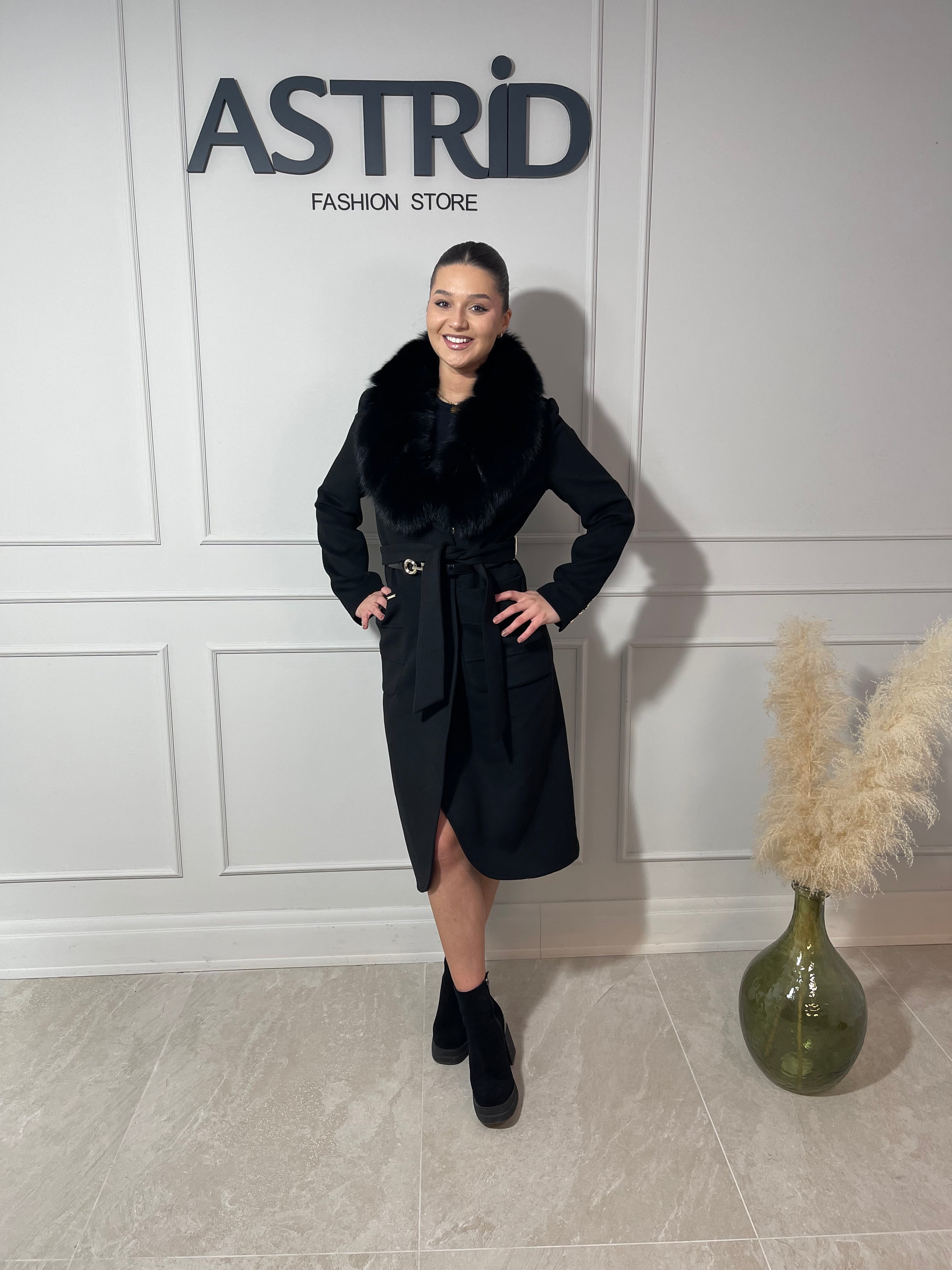 Palton Beatrice din cașmir cu blană naturală și cordon în talie