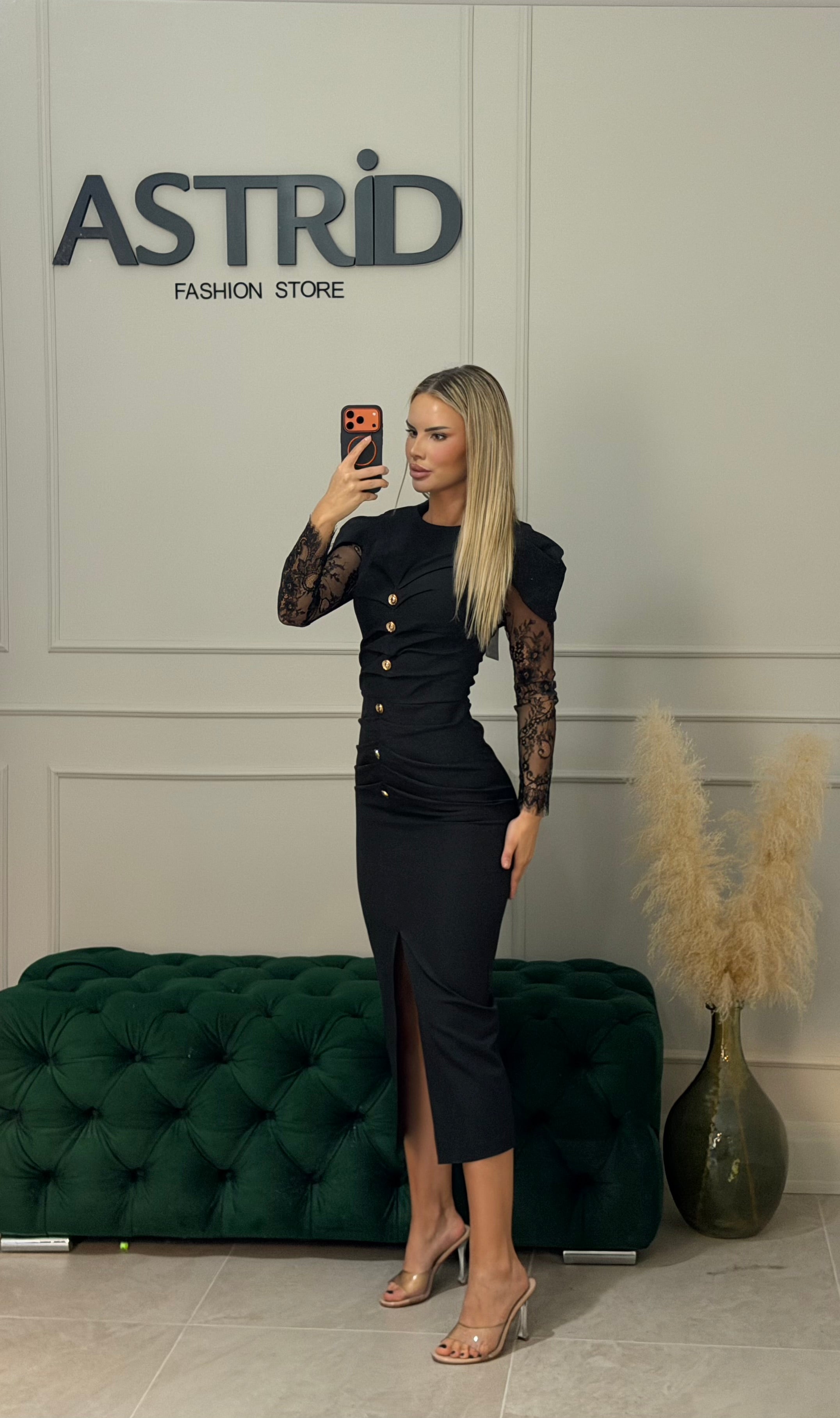 Rochie Amy lunga cu maneci din dantela accesorizata cu nasturi aurii si falduri in talie