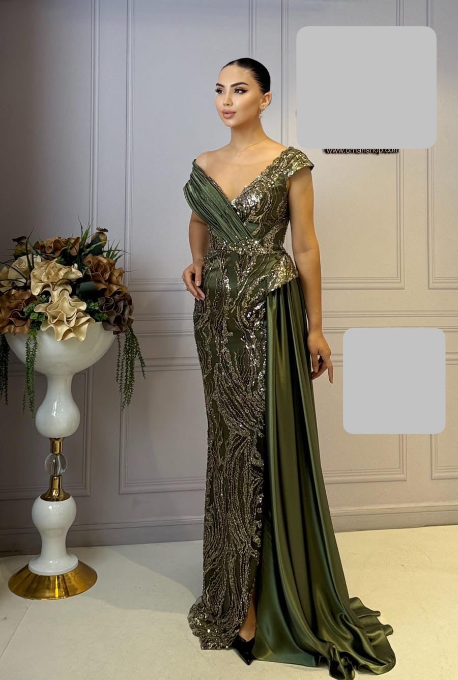 Rochie Otilia lungă aplicații paiete și trena laterală