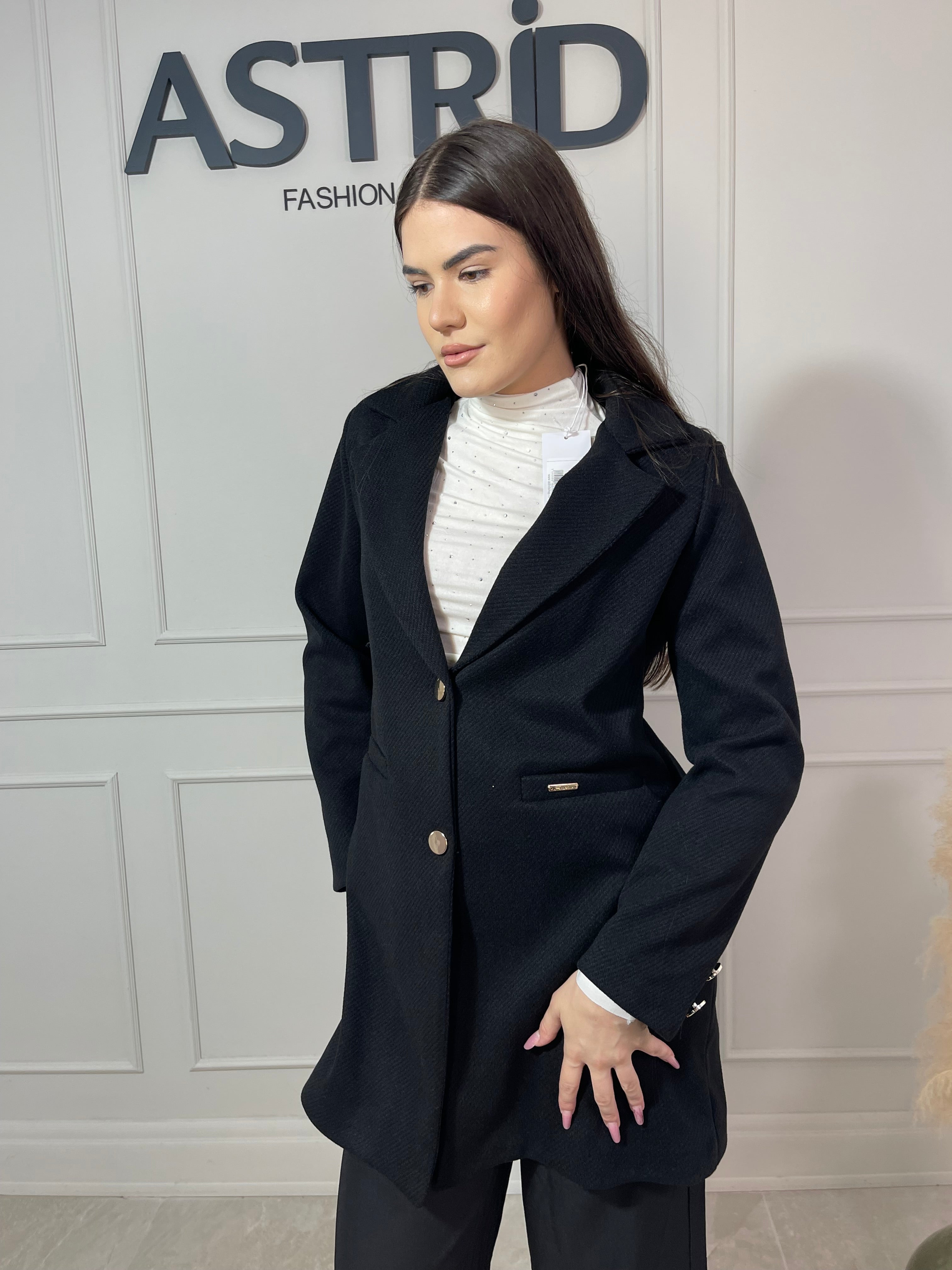 Palton Daria cu nasturi aurii