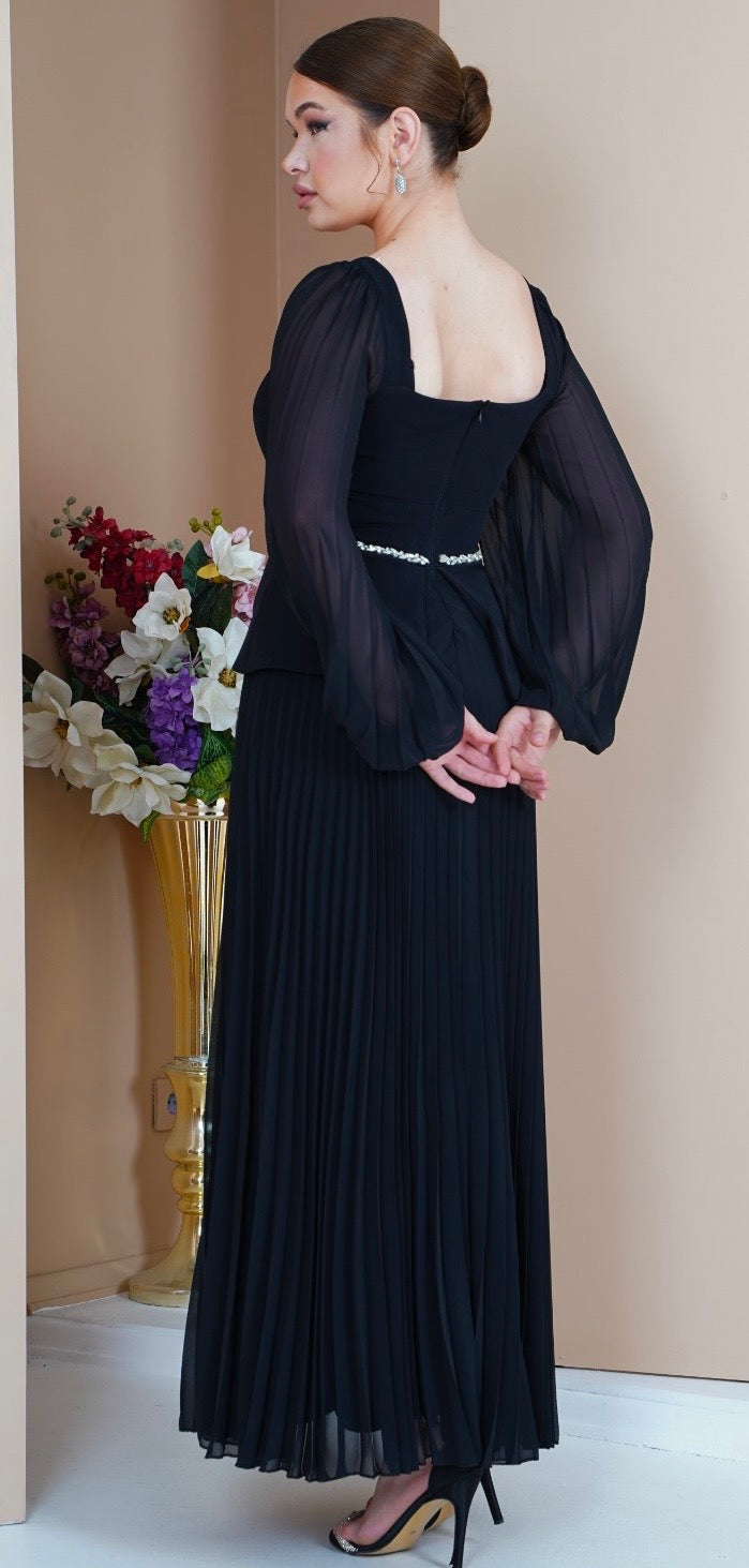 Rochie Sia lungă plisată cu mânecă din voal plisat și pietre la talie