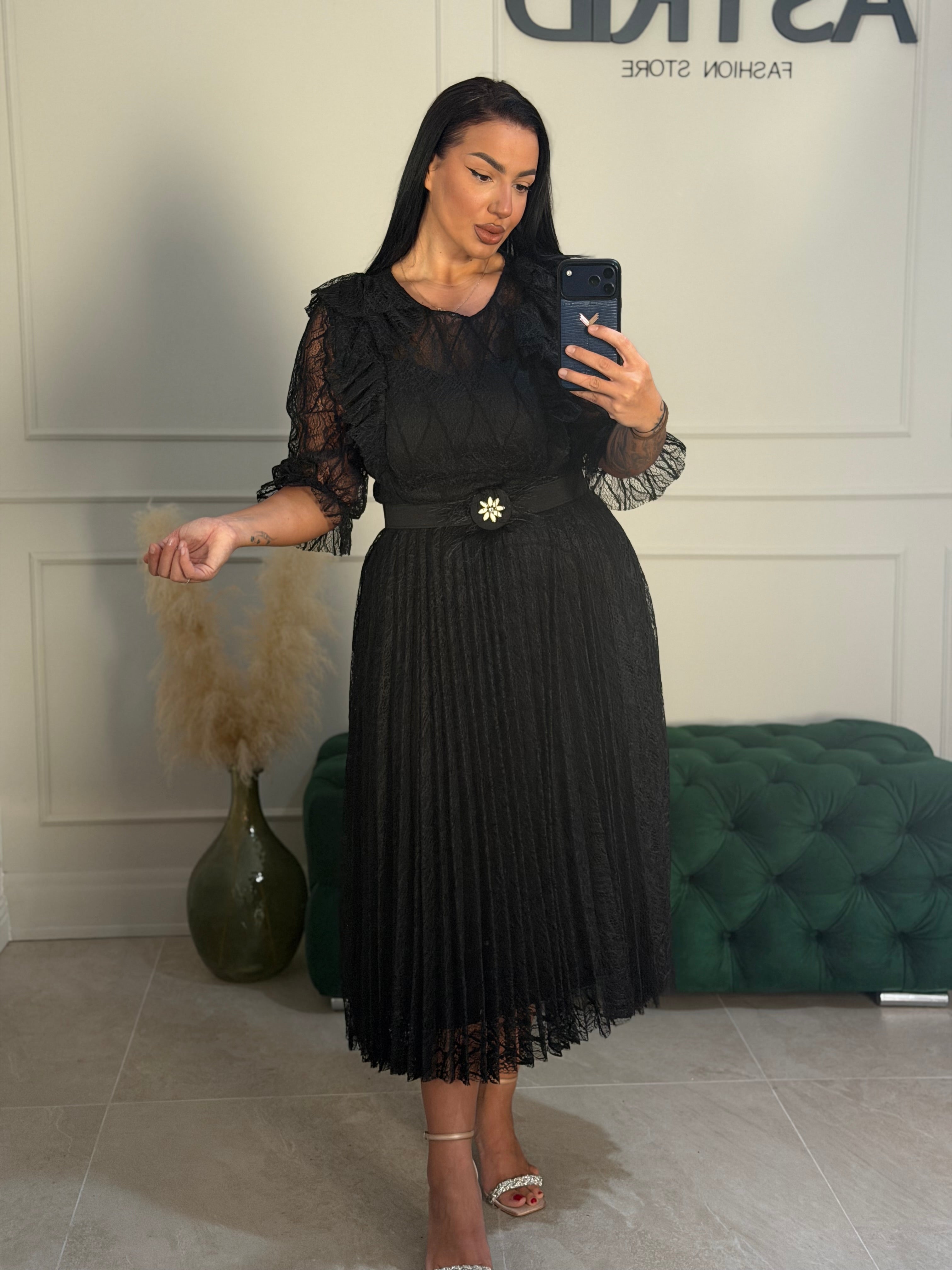 Rochie Agatha midi in clos din dantela cu maneci 3/4