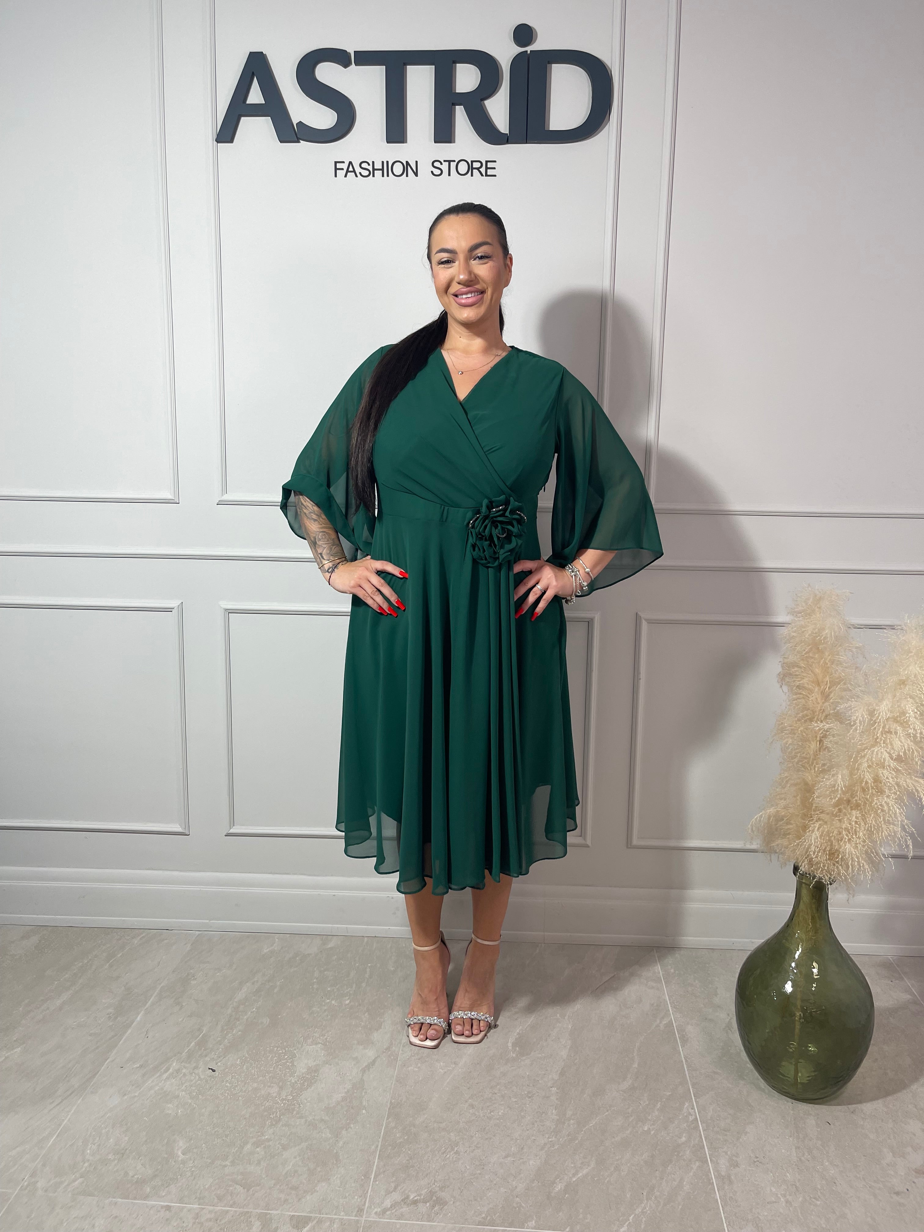 Rochie Taisia midi în cloș din voal și accesoriu floare