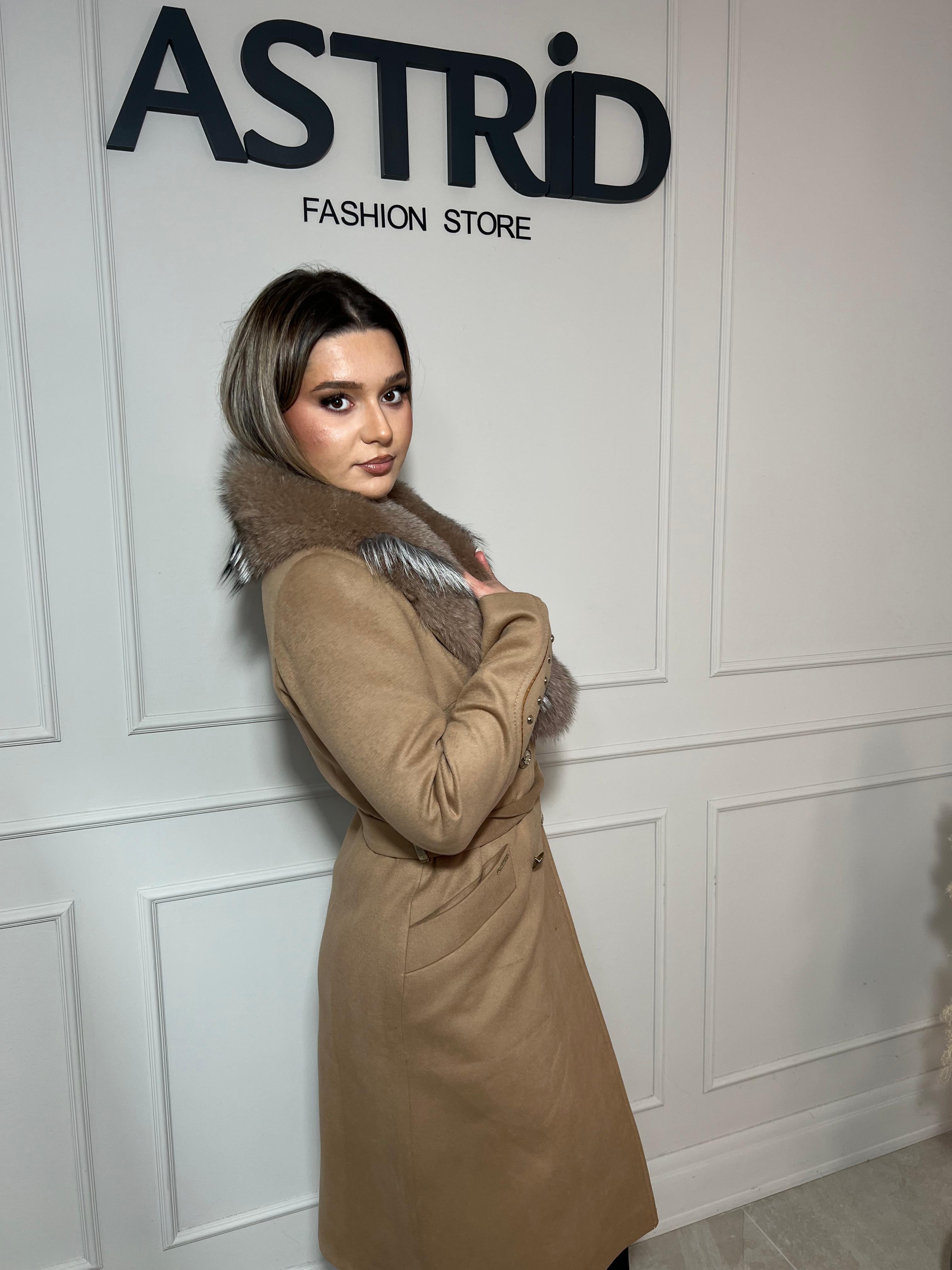 Palton Doriana lung din cașmir cu blană naturală și cordon în talie