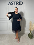 Rochie Aria midi neagră aplicații franjuri și pietre la mânecă
