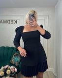 Rochie Nicky tip sacou cu volane negre