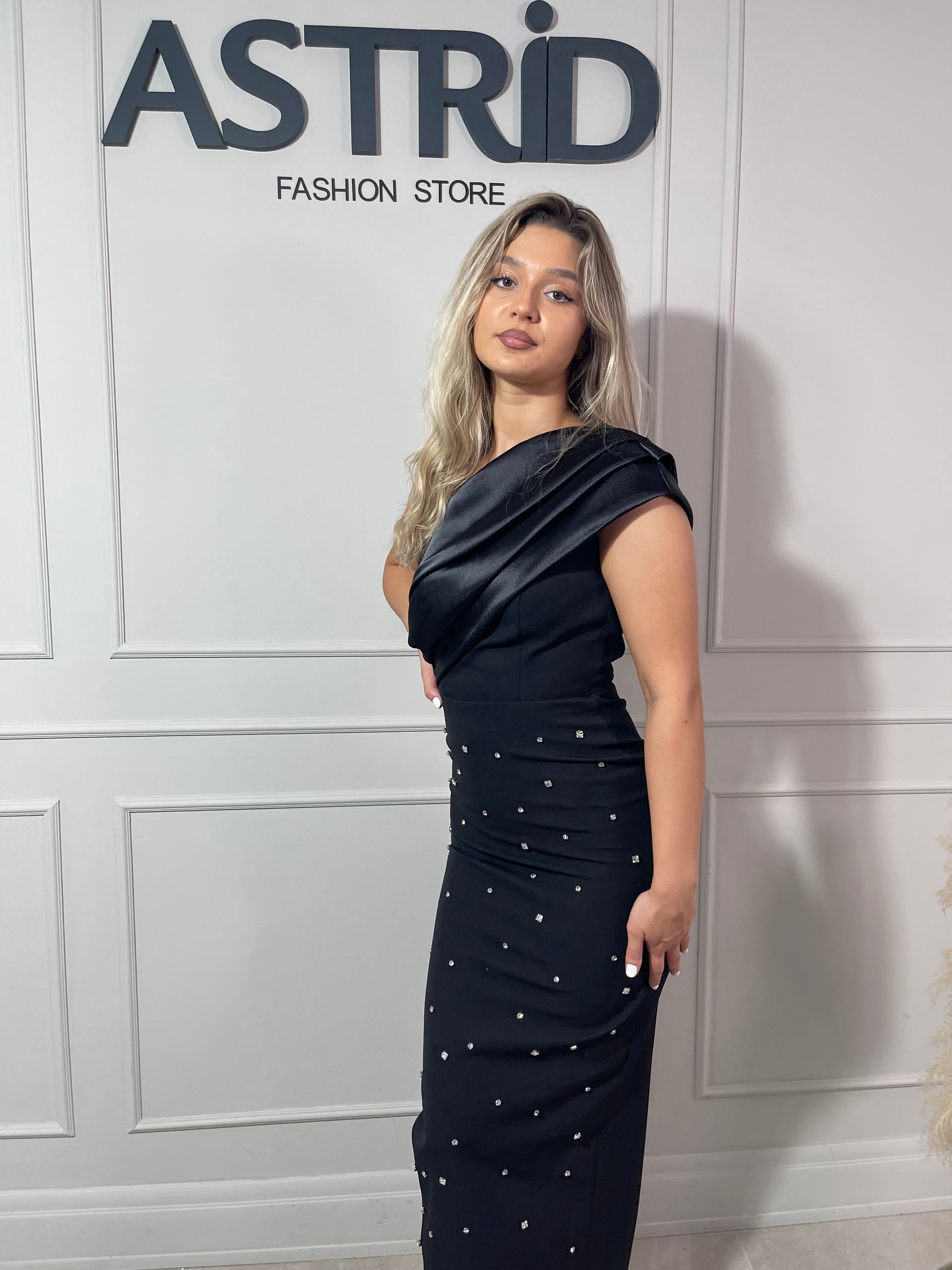 Rochie Bria midi satin la bust și aplicații pietre