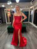 Rochie Redis lunga rosie din licra cu corset din pietre si perle