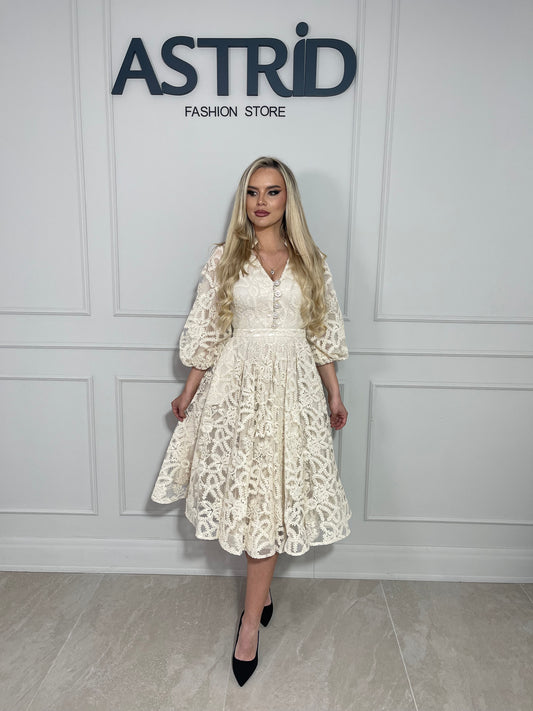 Rochie Karla ivory, elegantă midi, cu croiala lejeră și feminină, cu model floral.