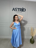 Rochie Kim midi din satin bust căzut și bretele subțiri