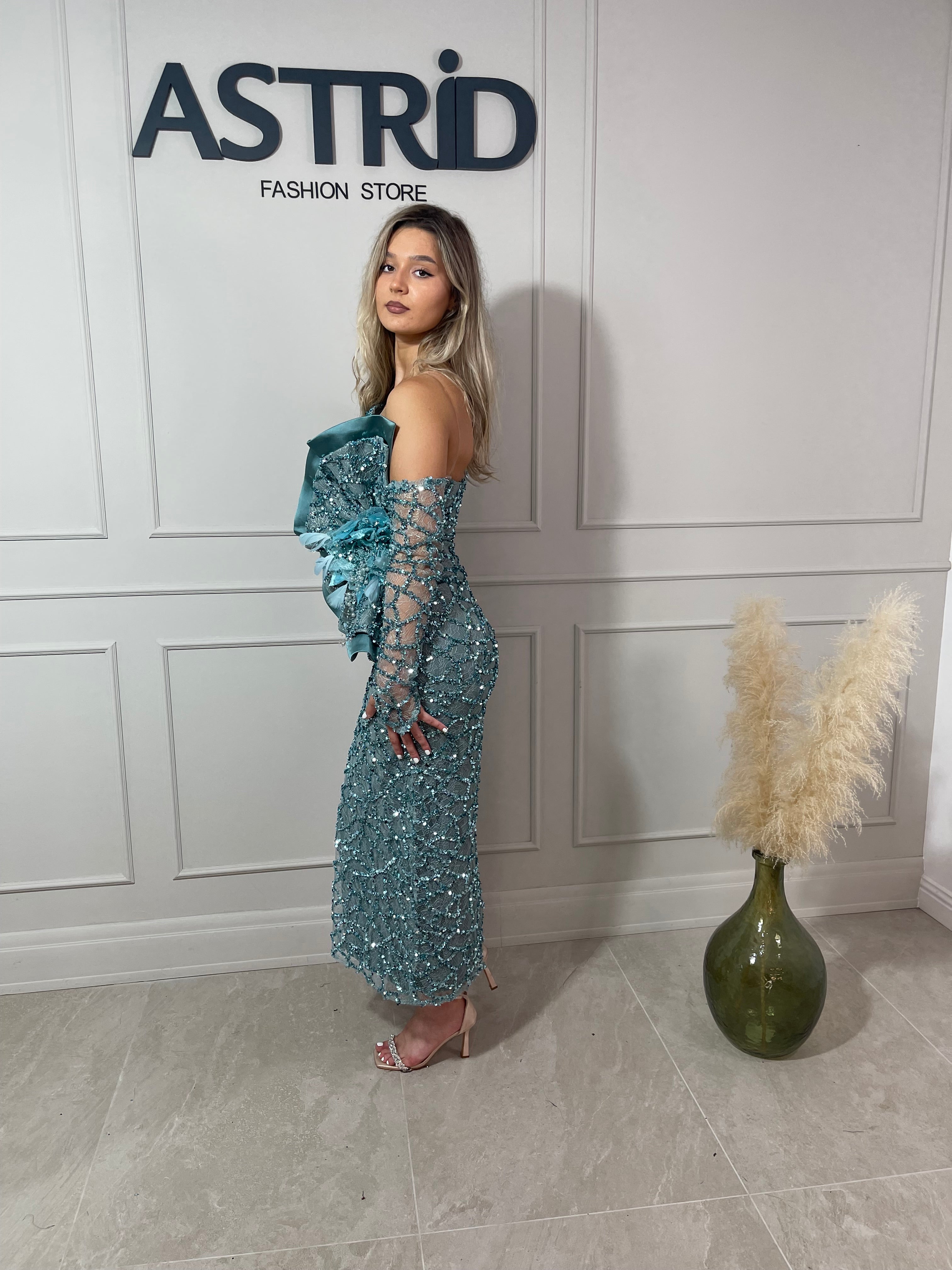 Rochie Belize midi cu mâneci detașabile și aplicații paiete și sclipici