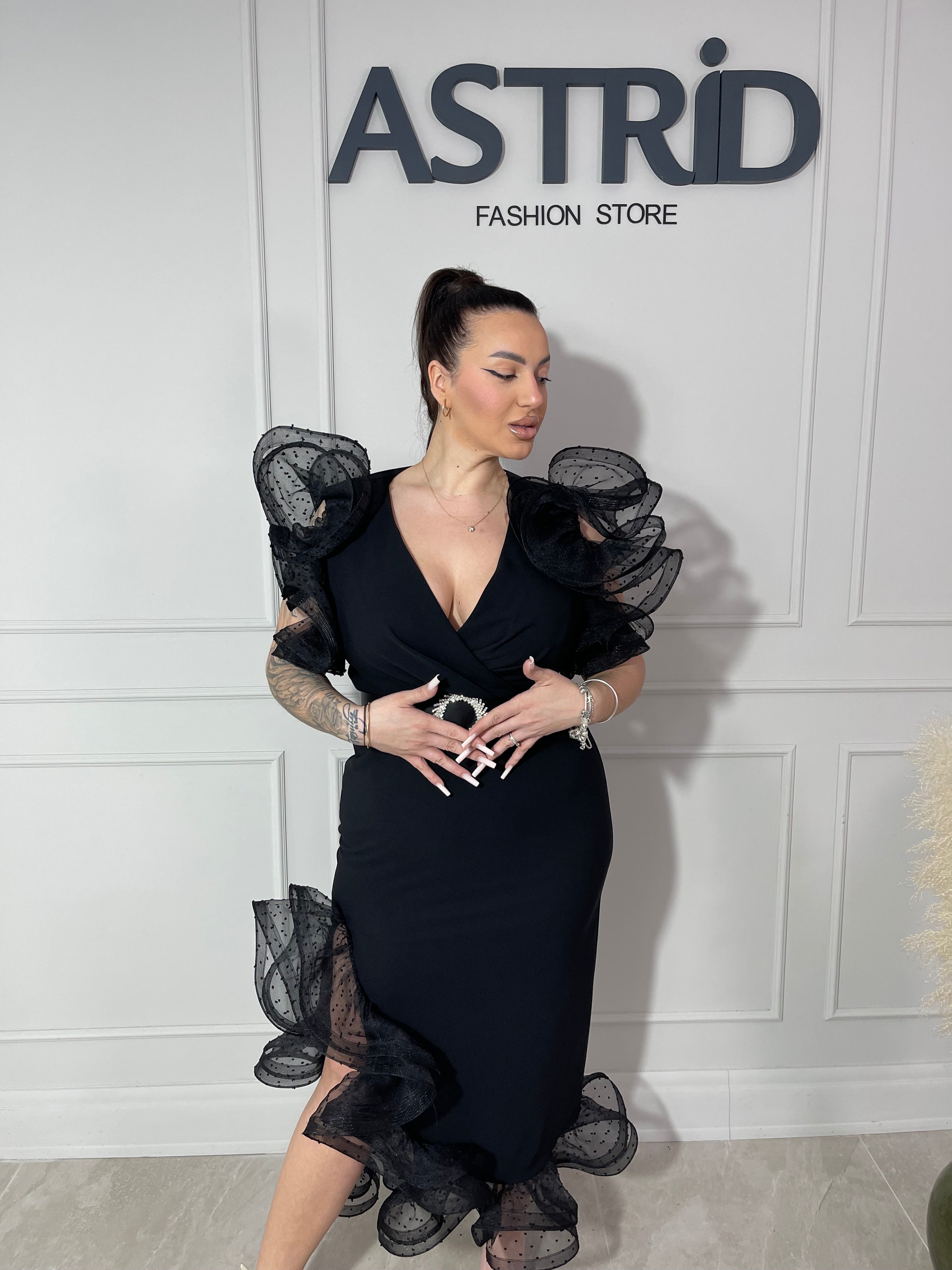 Rochie Elisa midi cu aplicații volane la umăr și picior curea în talie