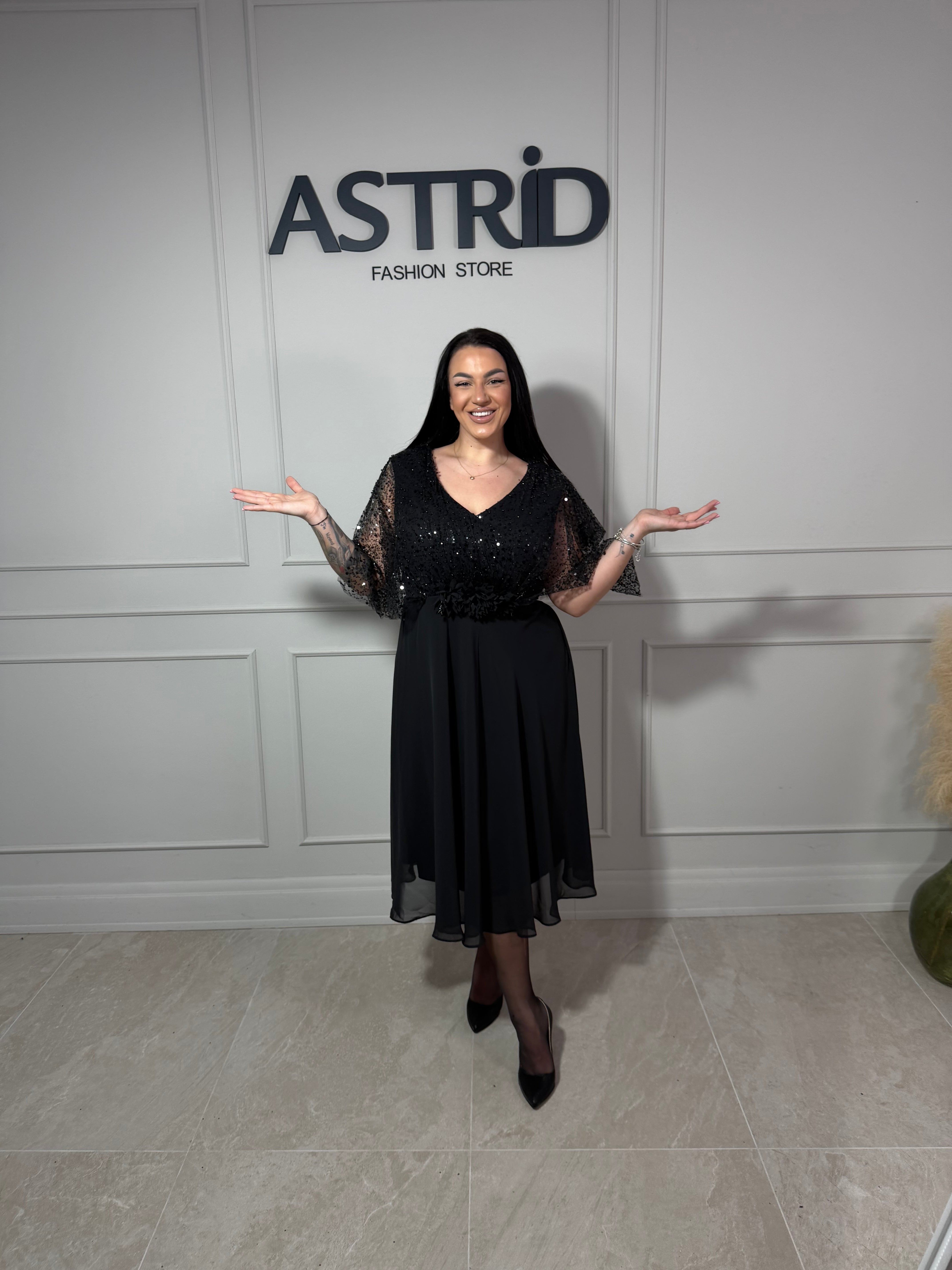 Rochie Zatara midi din satin cu dantele ăla bust și mânecă fluture