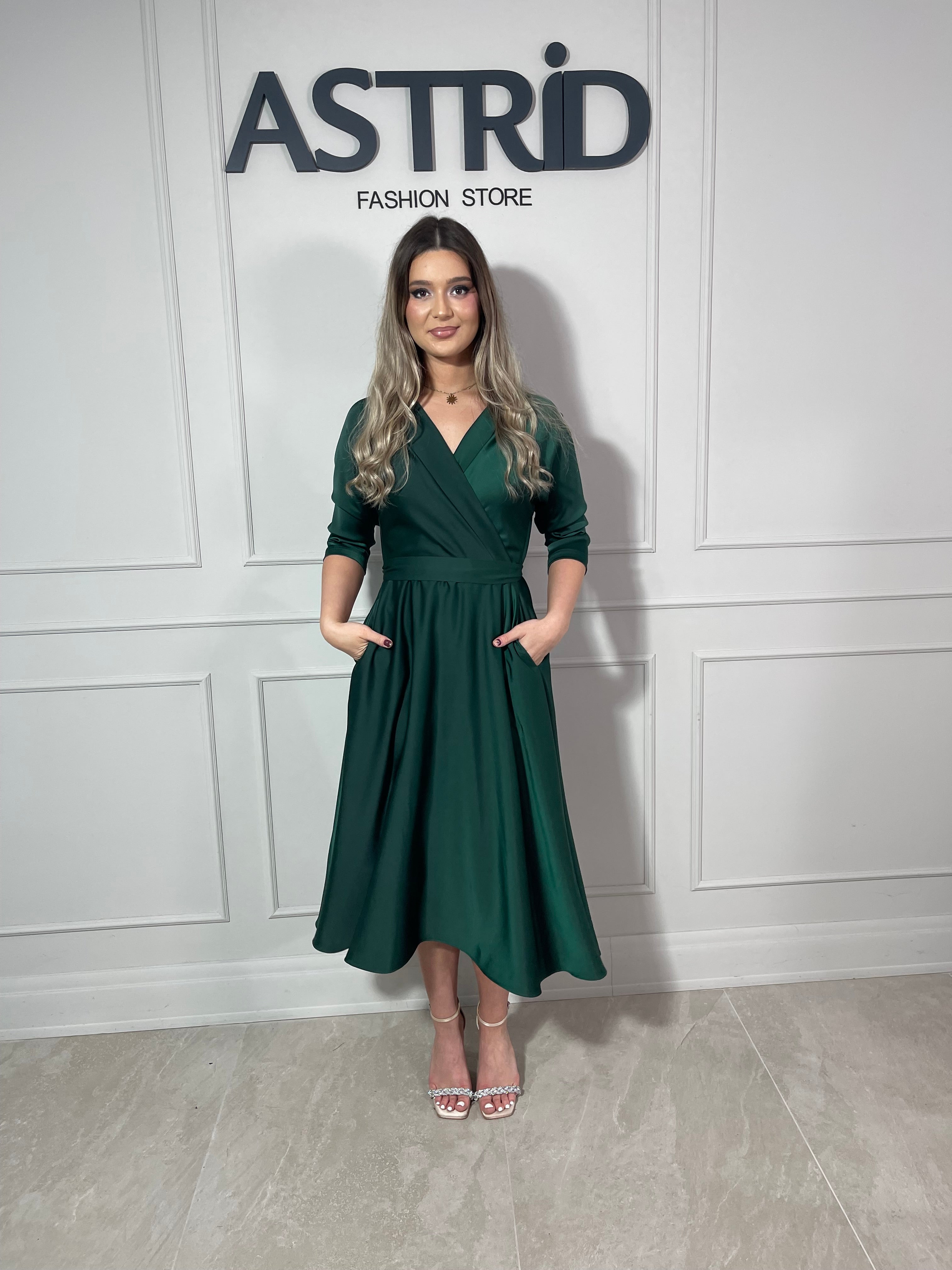 Rochie Dora midi din satin cu cordon în talie