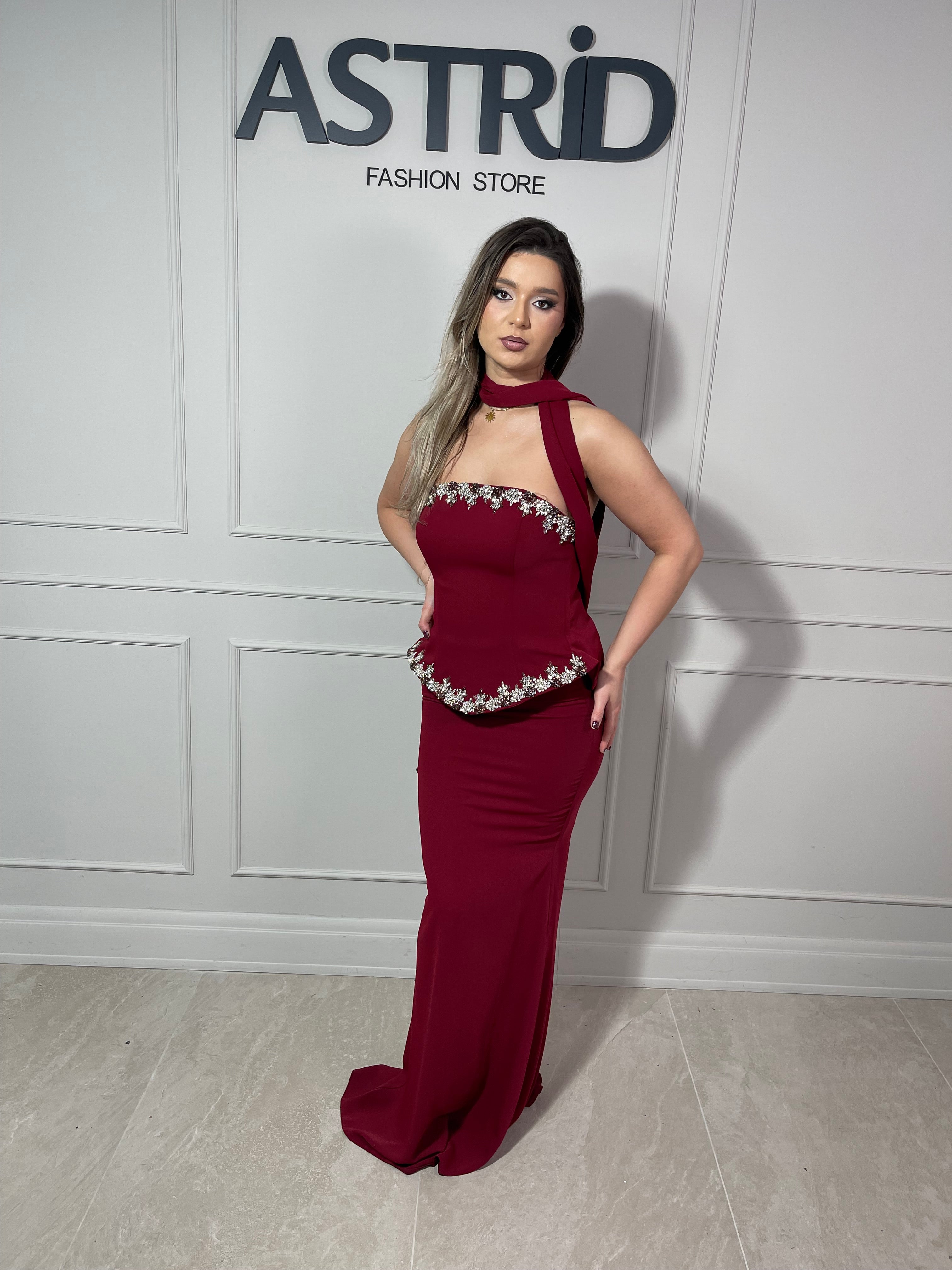 Rochie Evea lungă tip corset cu pietre și eșarfă