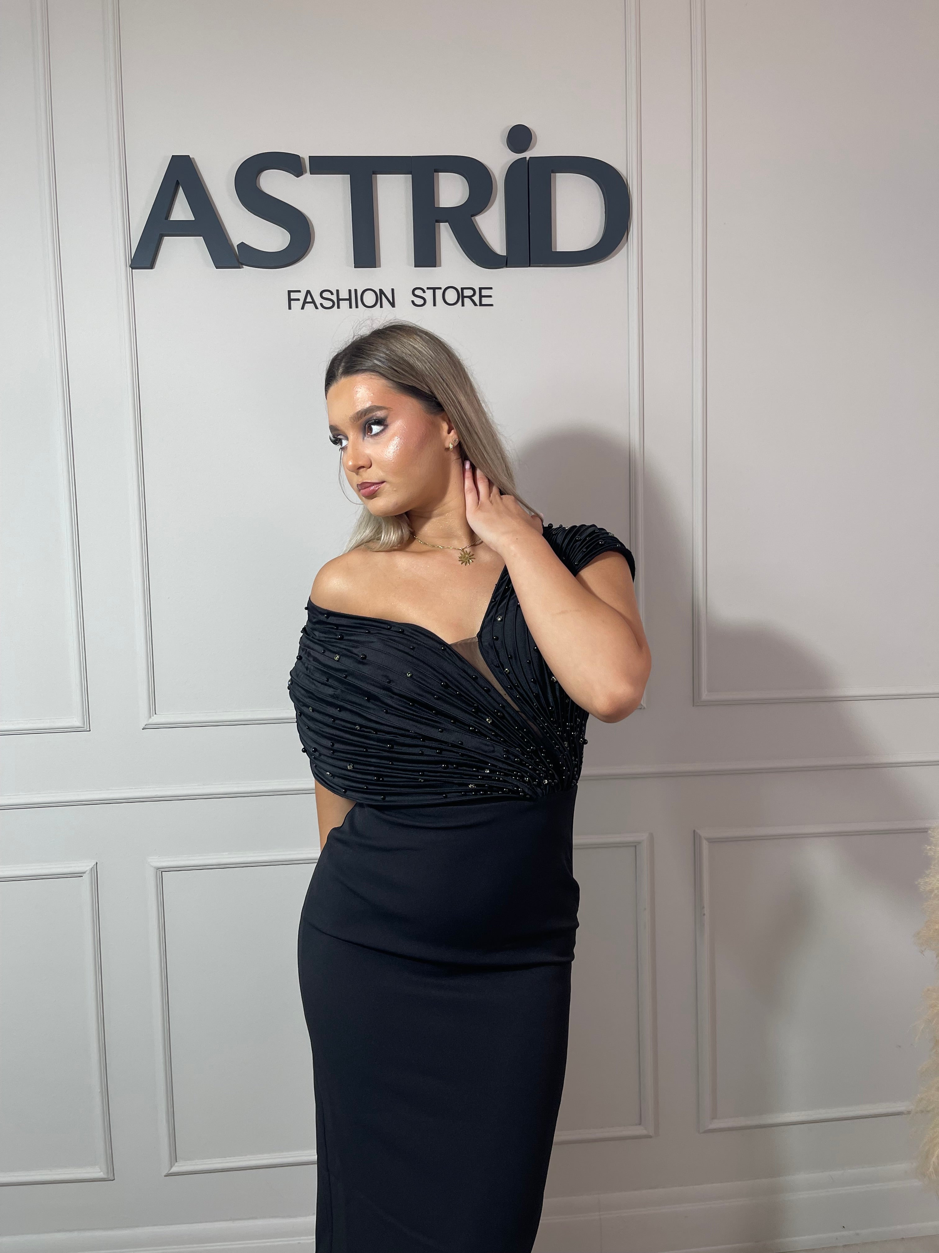 Rochie Anabela lungă umeri 3D și aplicații perle
