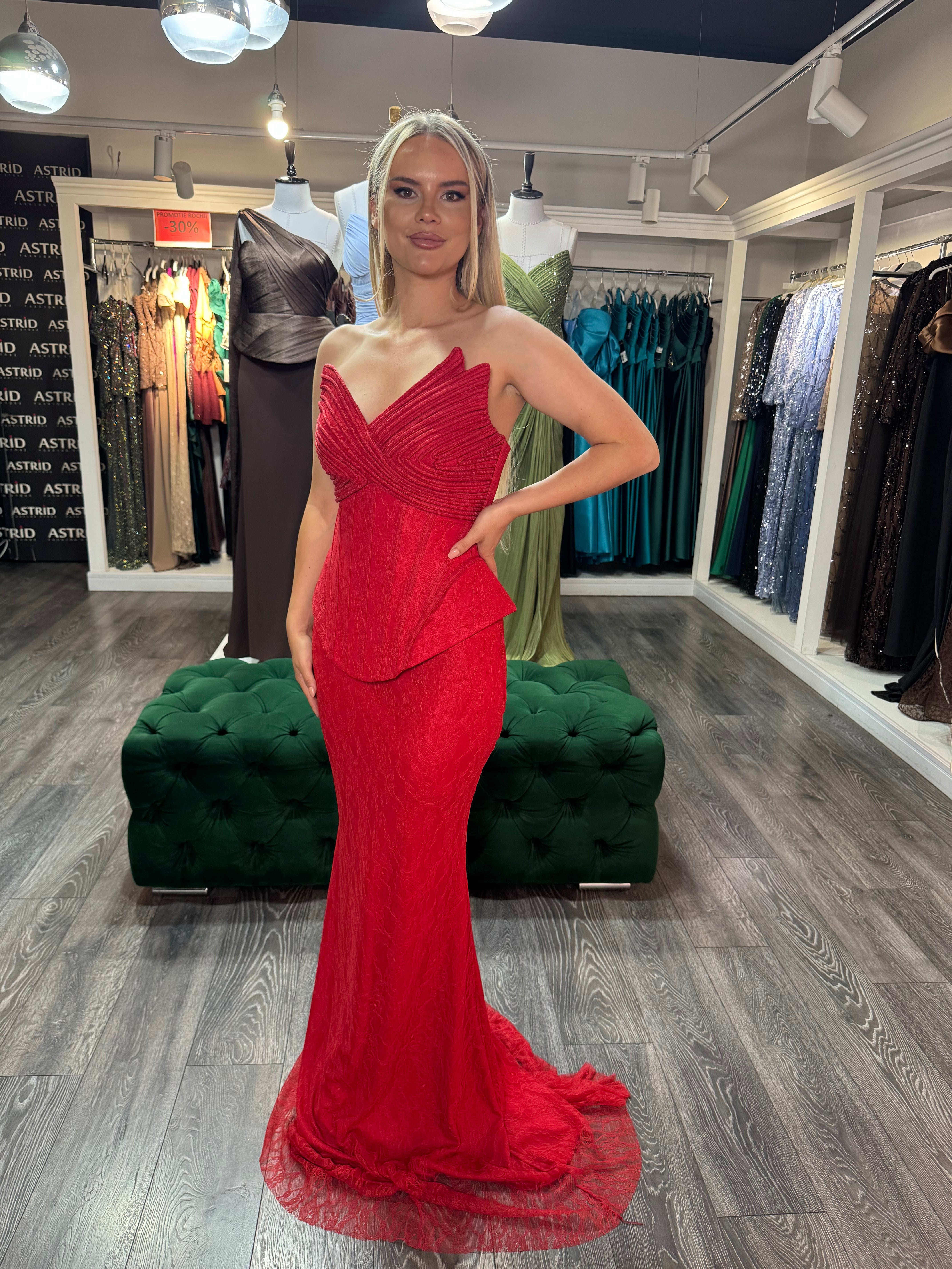 Rochie Rary lunga din dantela cu corset in colt